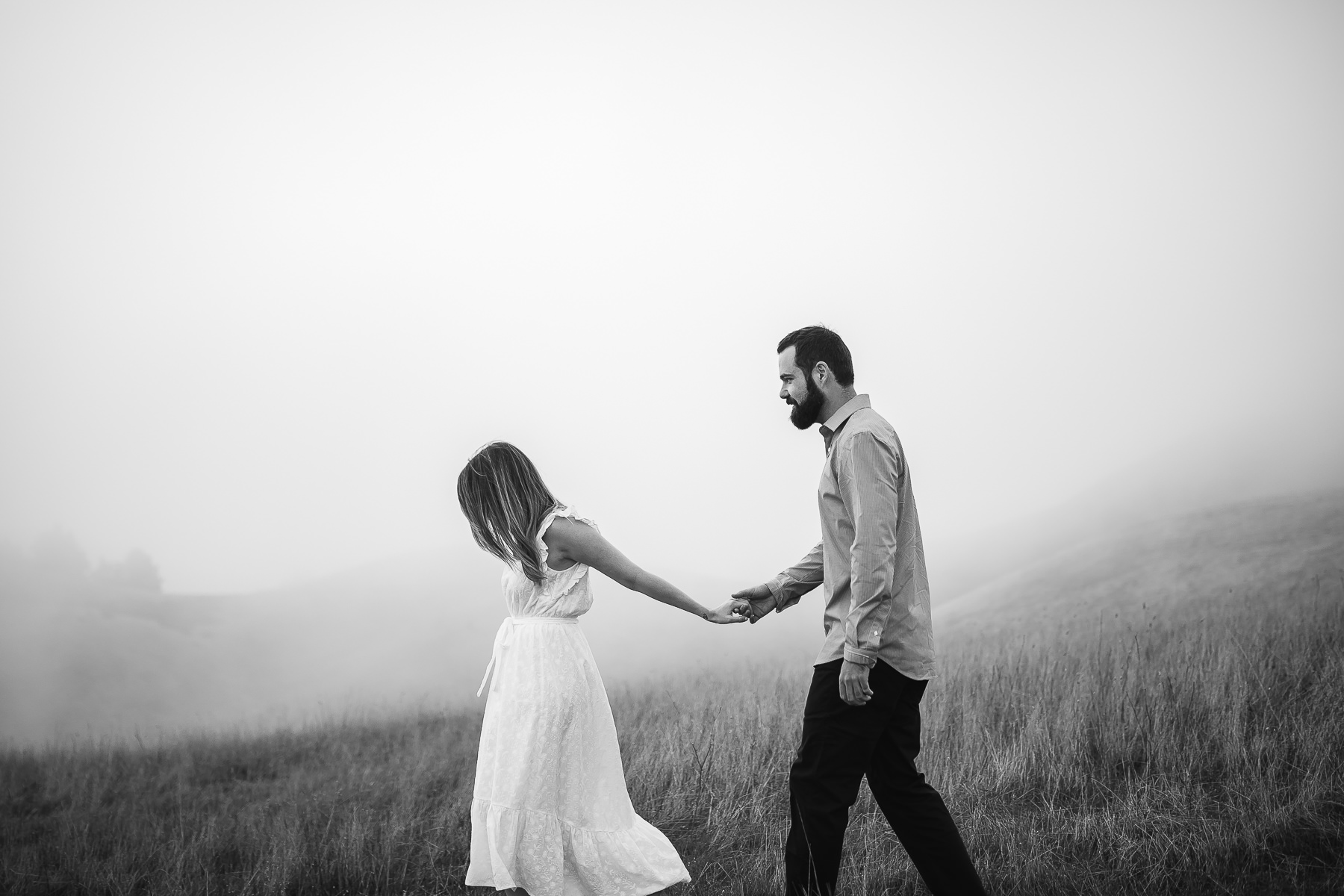 mt-tam-foggy-winter-engagement-session-australian-shepherd-puppy-16