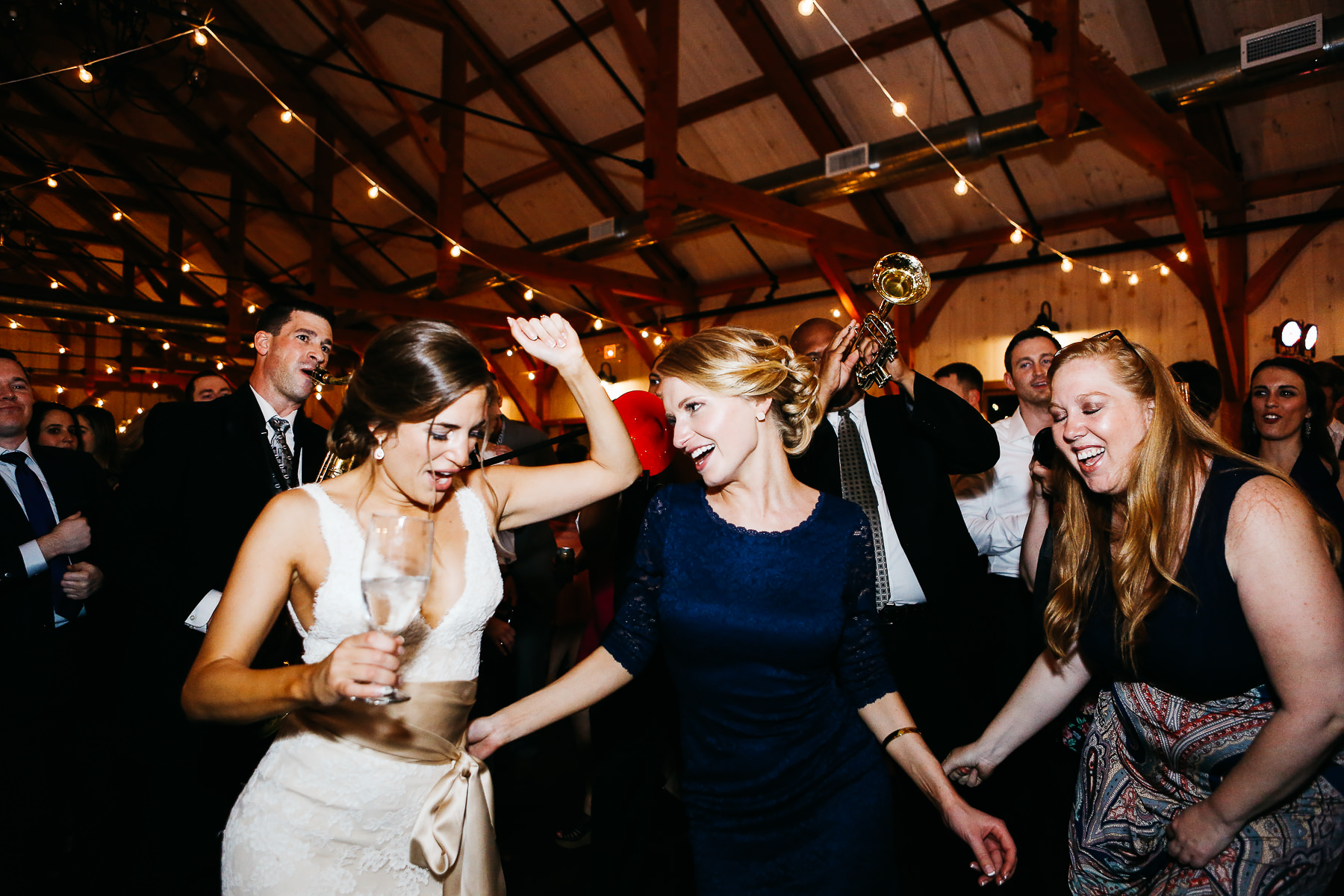 Pennsylvania-Newton-Rosebank-winery-spring-lifestyle-wedding-182