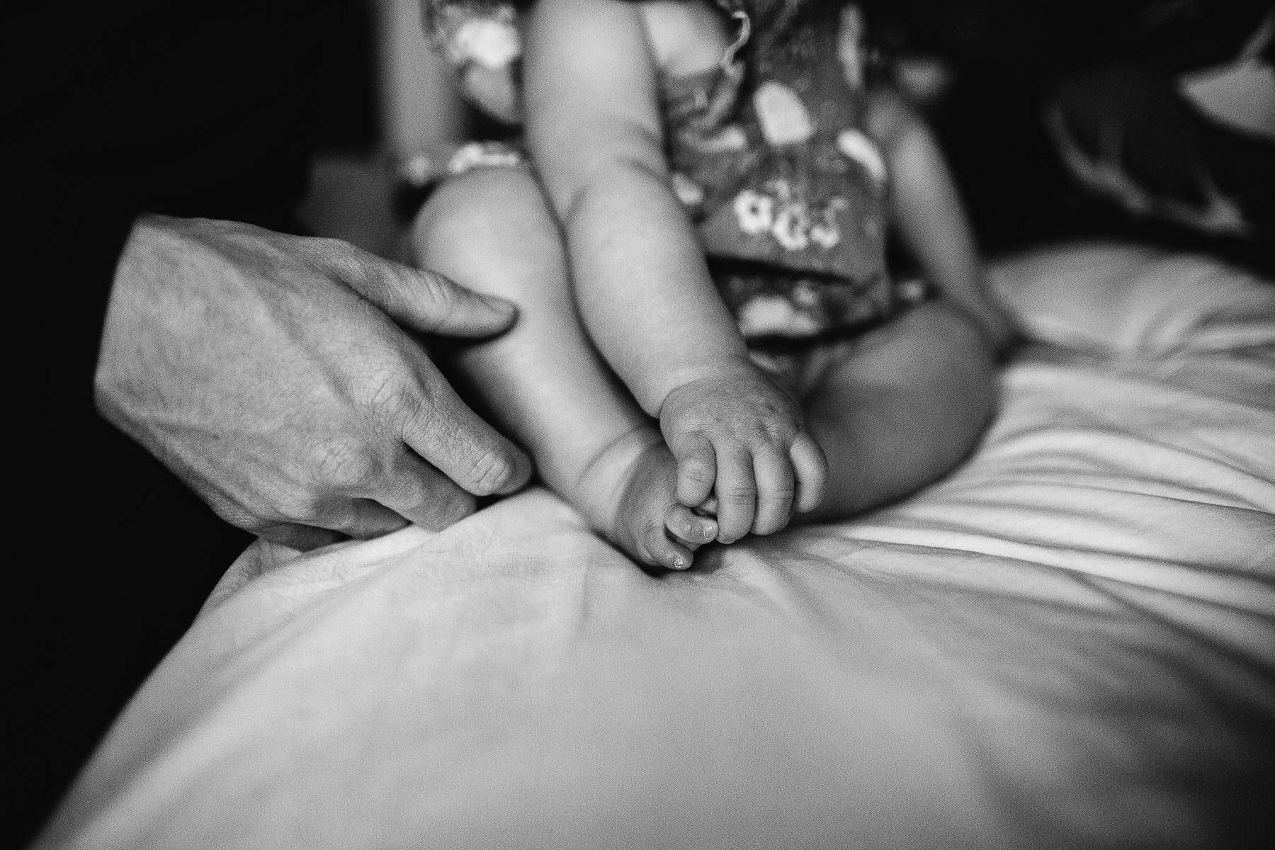 san-francisco-gloomy-spring-one-year-old-lifestyle-family-session-43