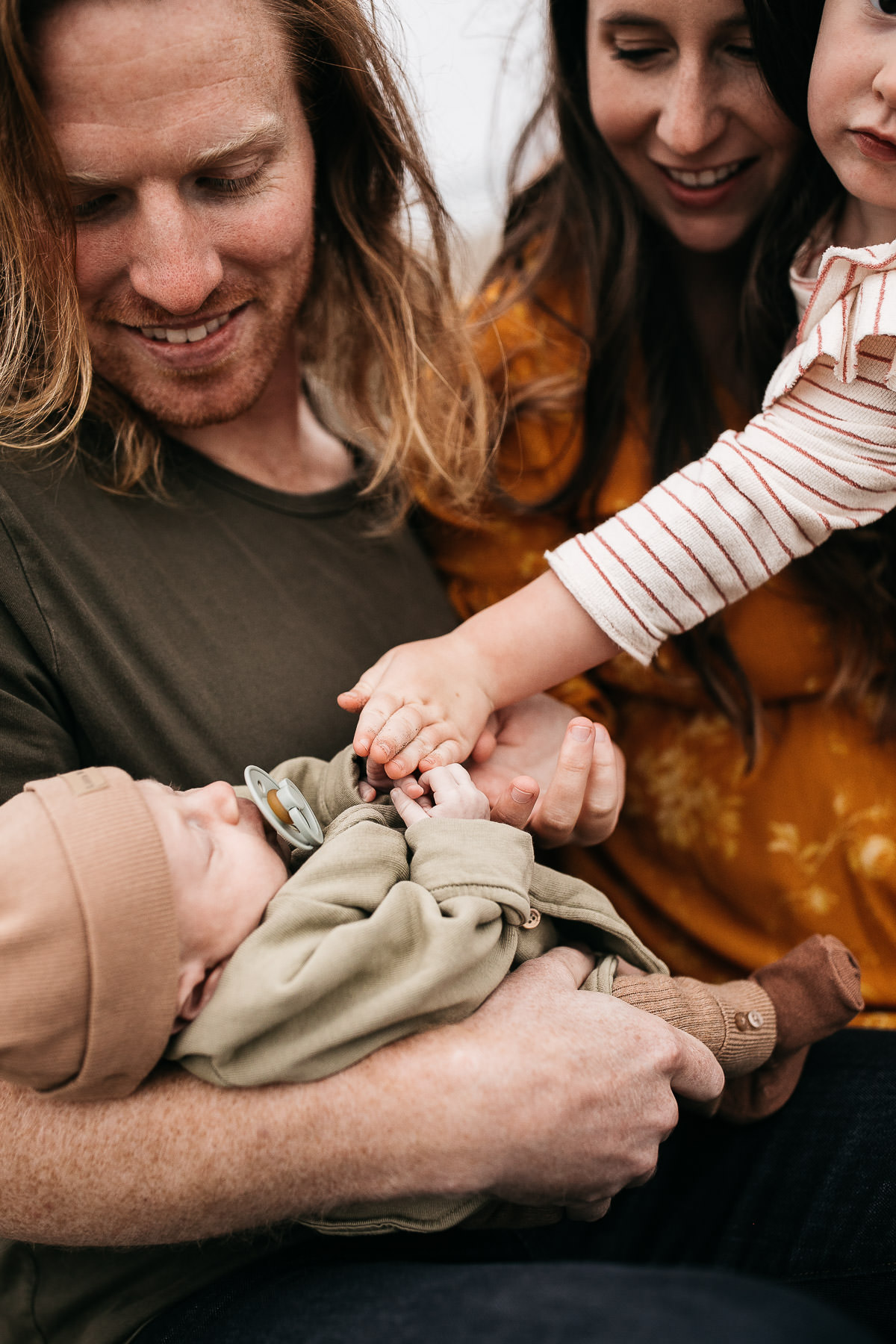 gloomy-ocean-beach-sf-newborn-lifestyle-session-5