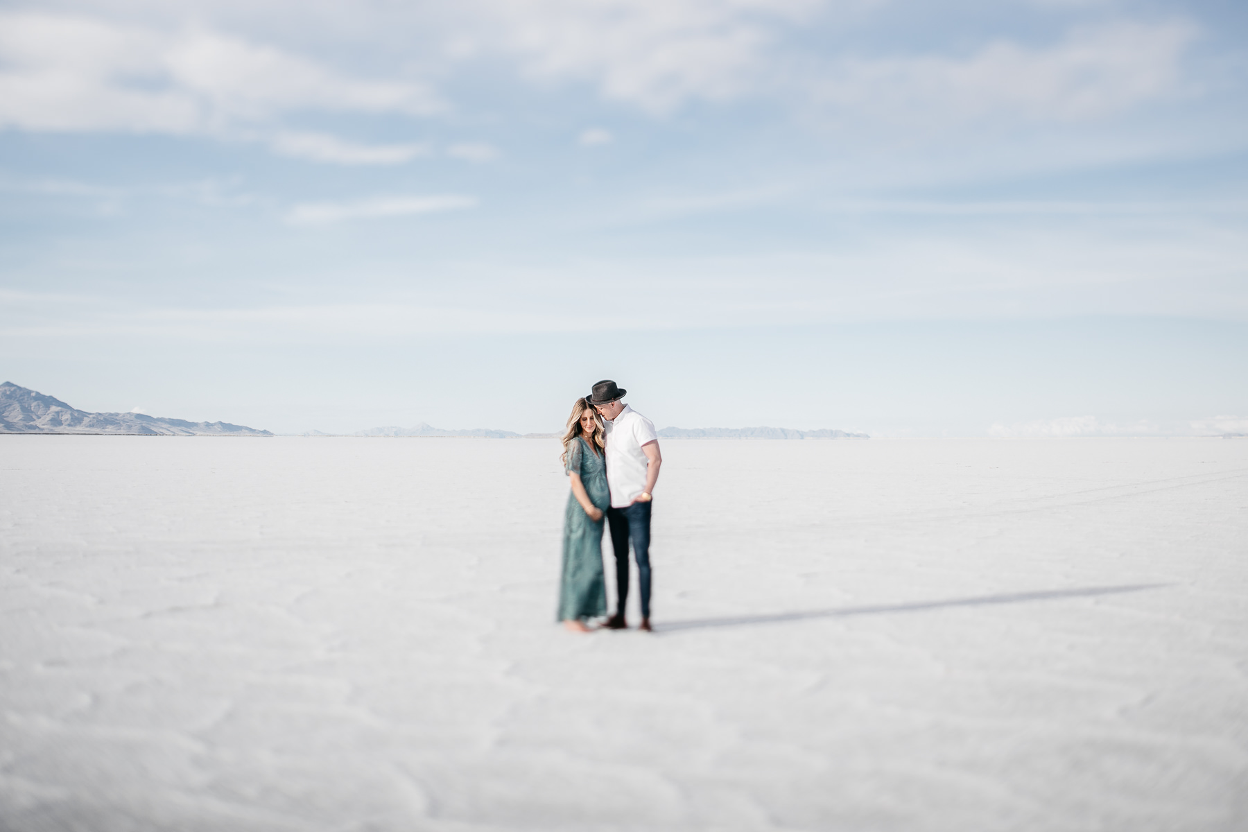 salt-lake-city-utah-salt-flats-lifestyle-maternity-session-35