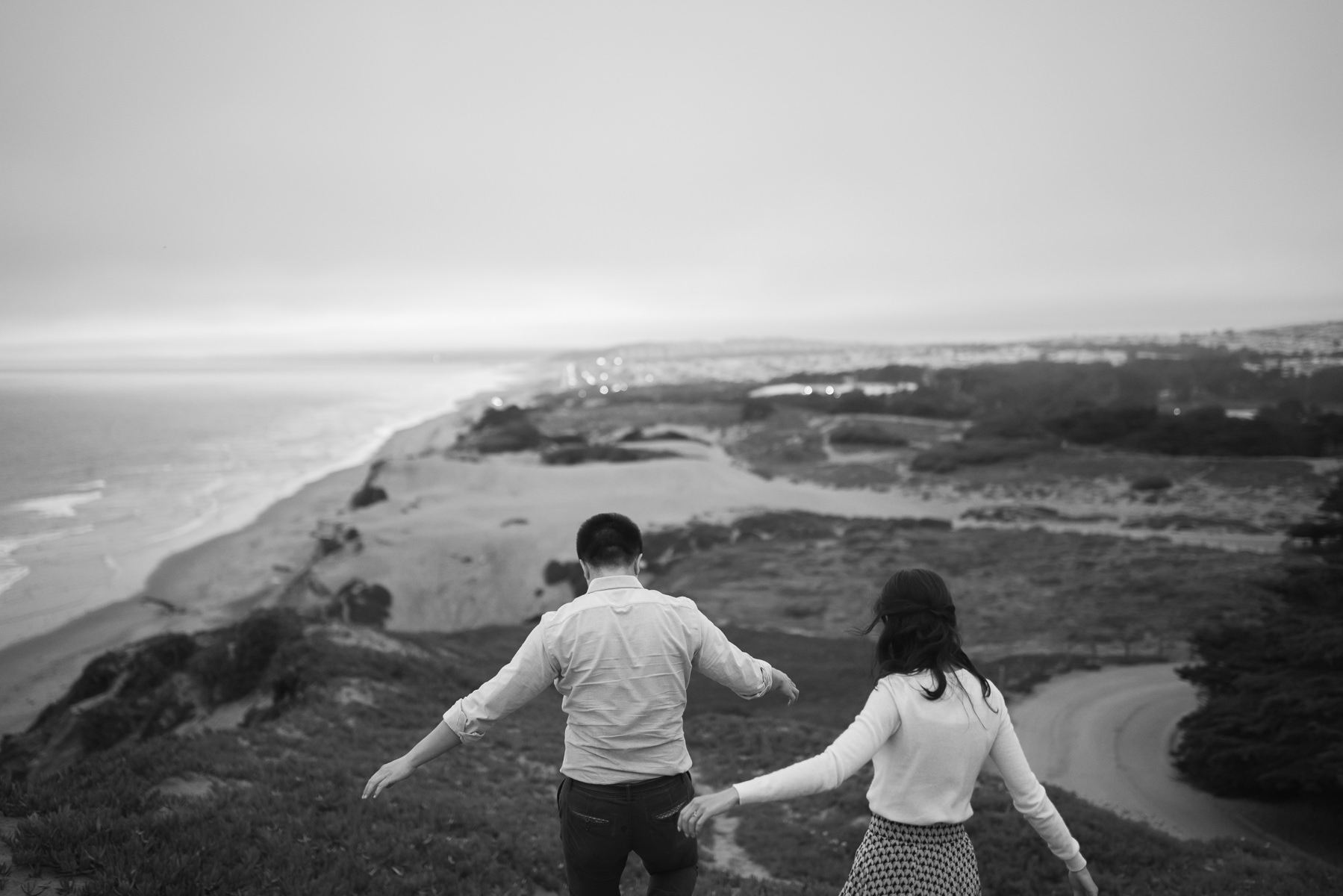 fort-funston-gloomy-fall-engagement-session-47