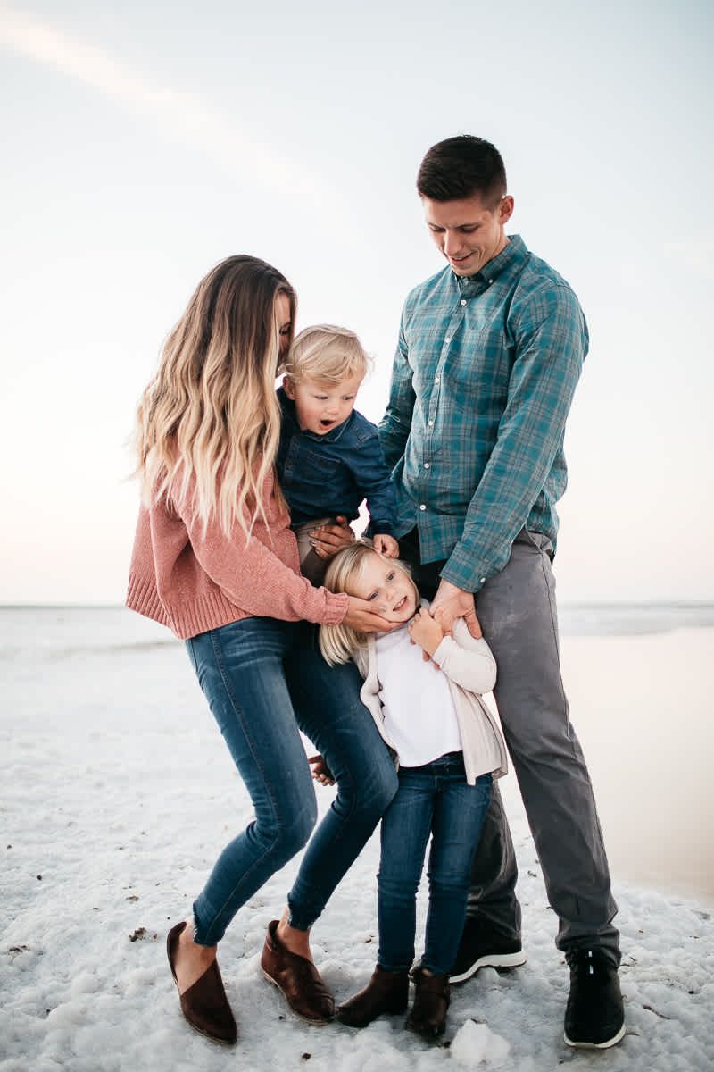 san-jose-ca-salt-flats-sunset-family-lifestyle-session-23