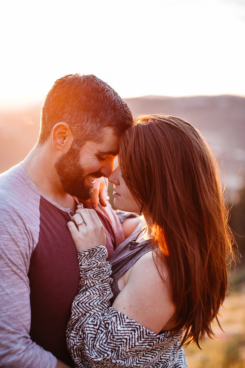 lake-tahoe-forest-donner-sunset-couple-session-19