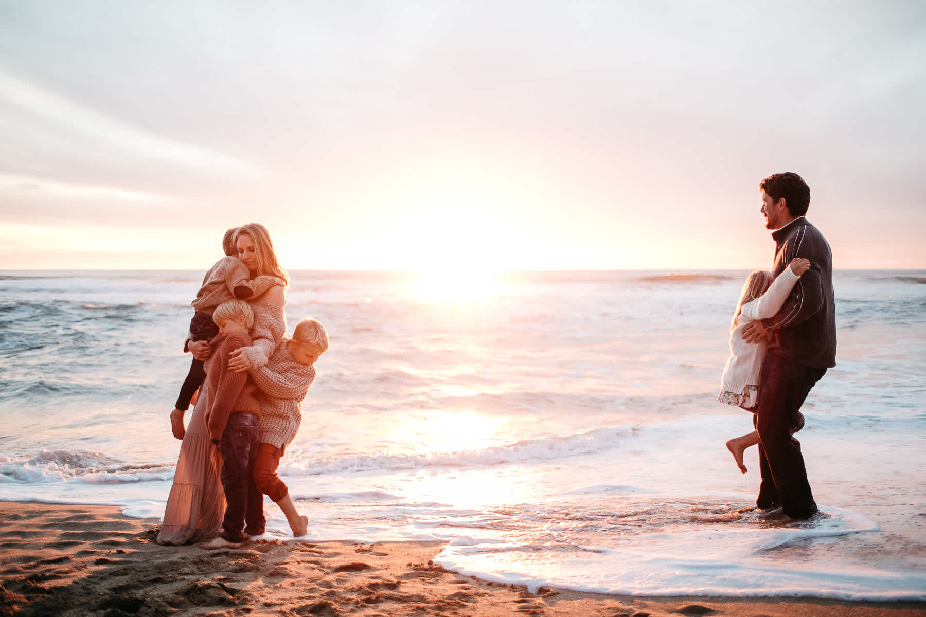 half-moon-bay-ca-sunset-family-lifestyle-session-golden-light-52
