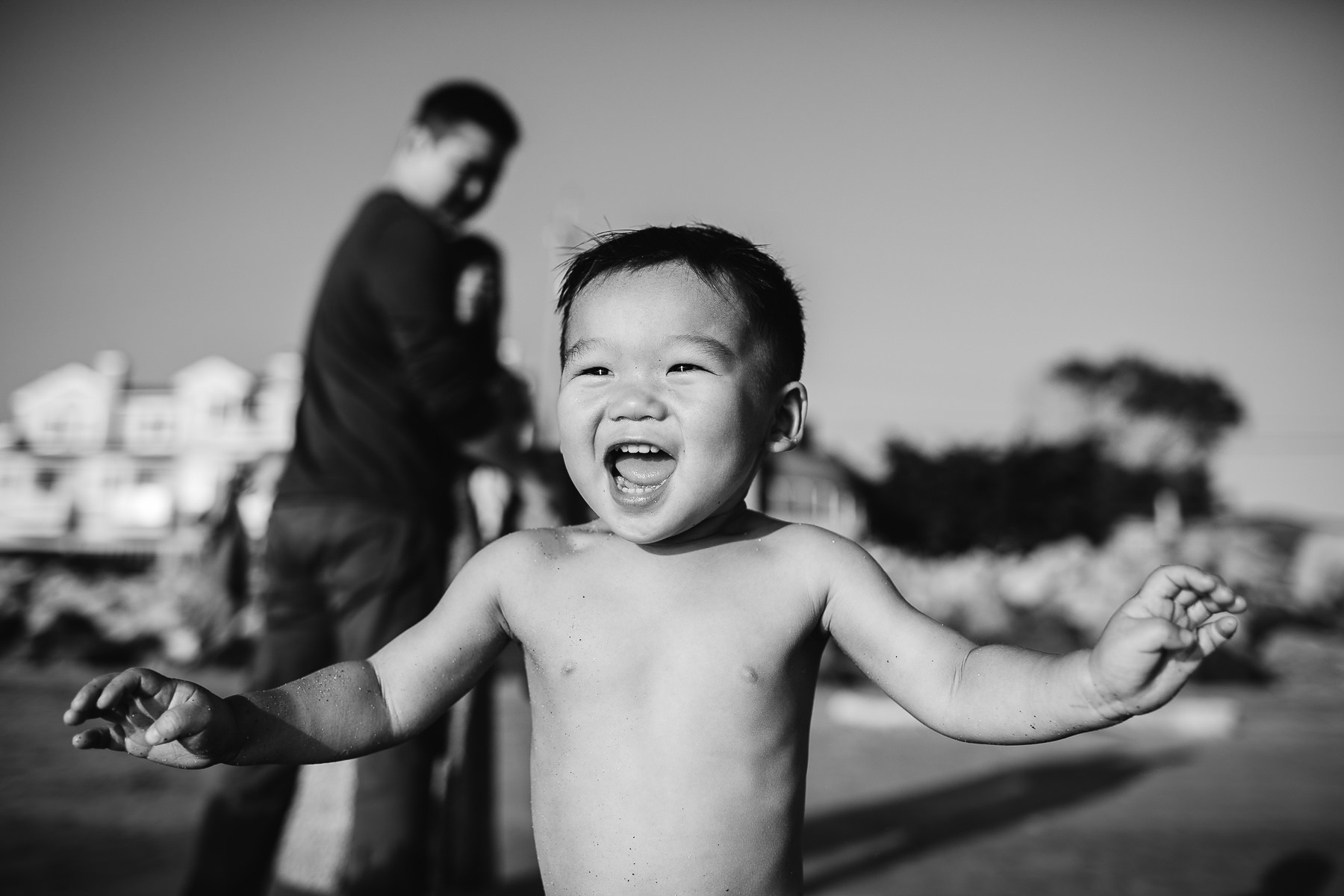 Half-moon-bay-beachy-sunset-lifestyle-family-session-17