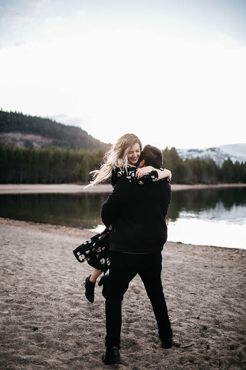 donner-lake-tahoe-national-forest-fall-engagement-session-17