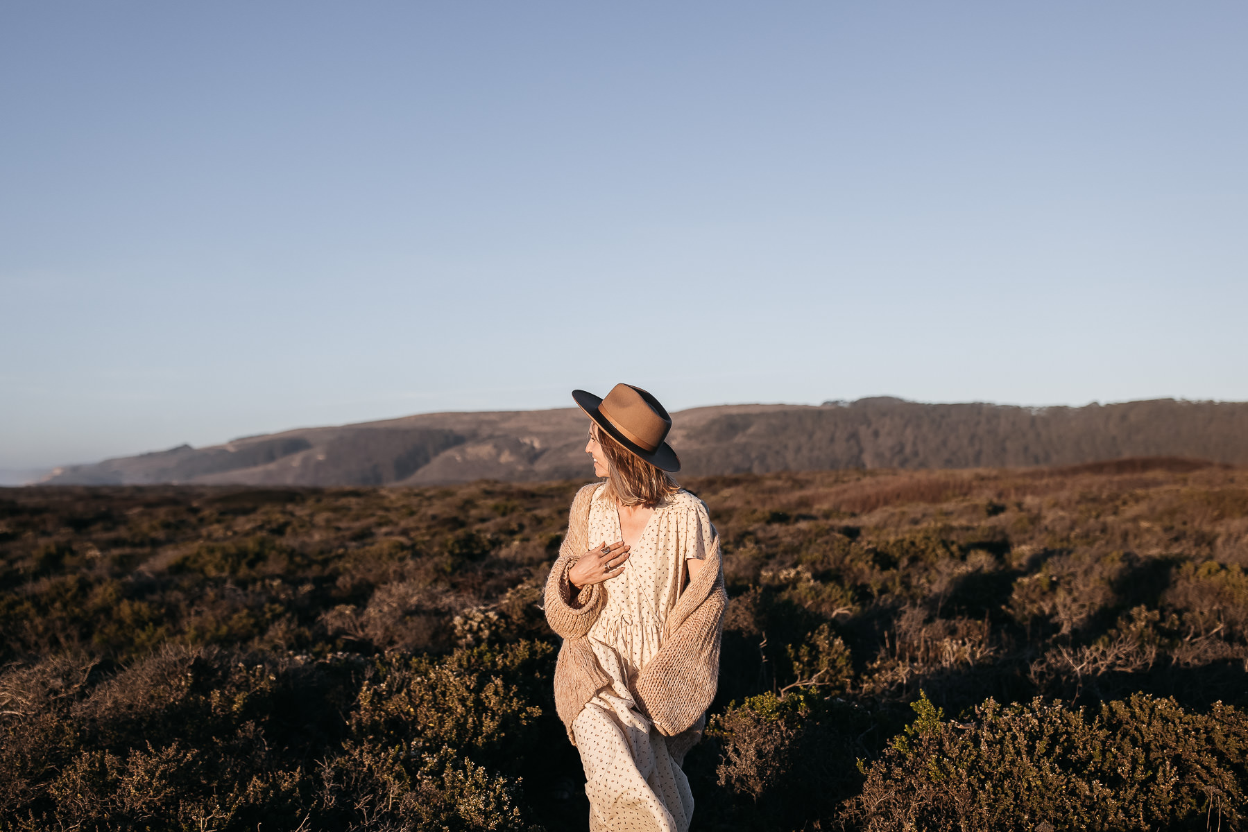 pescadero-beach-school-bus-lifestyle-sunset-family-session-28