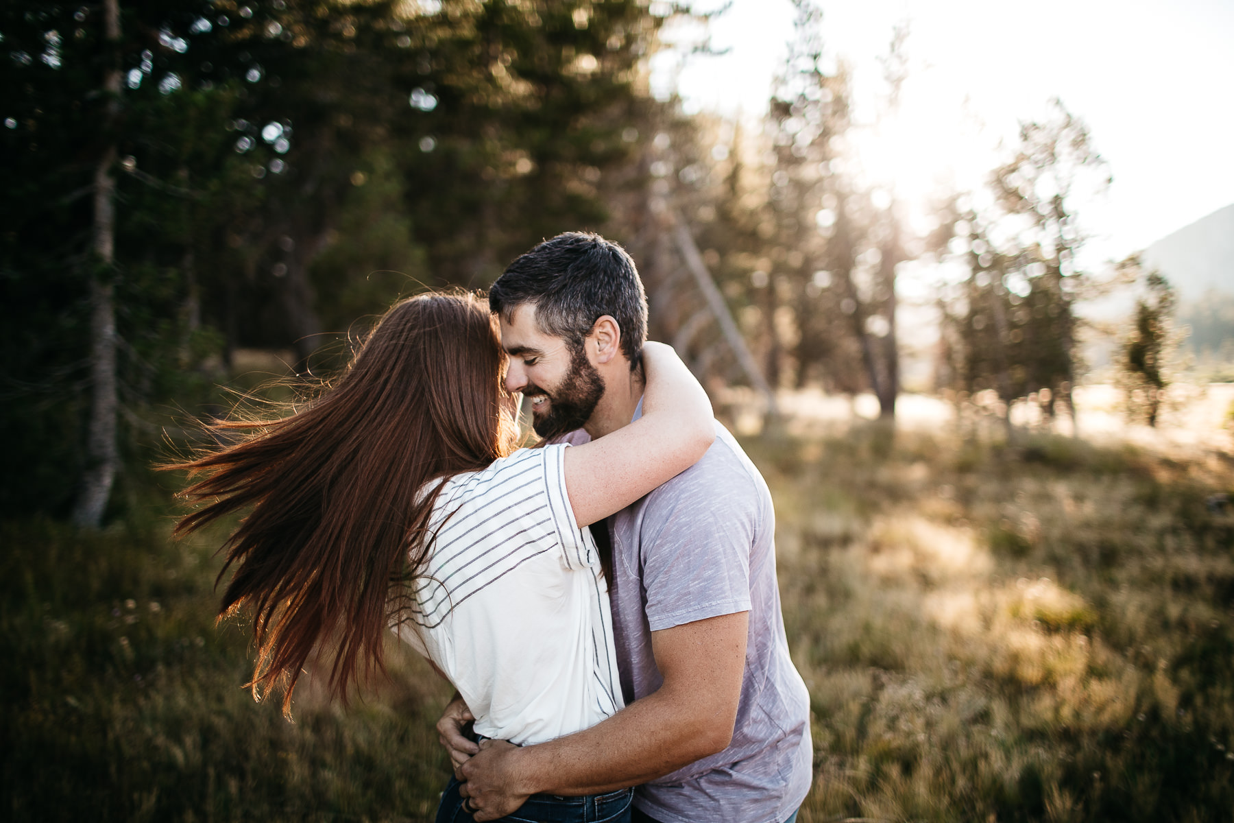 lake-tahoe-anniversary-couple-session-with-a-puppy-10