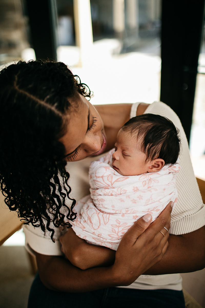 san-francisco-in-home-lifestyle-newborn-session-24