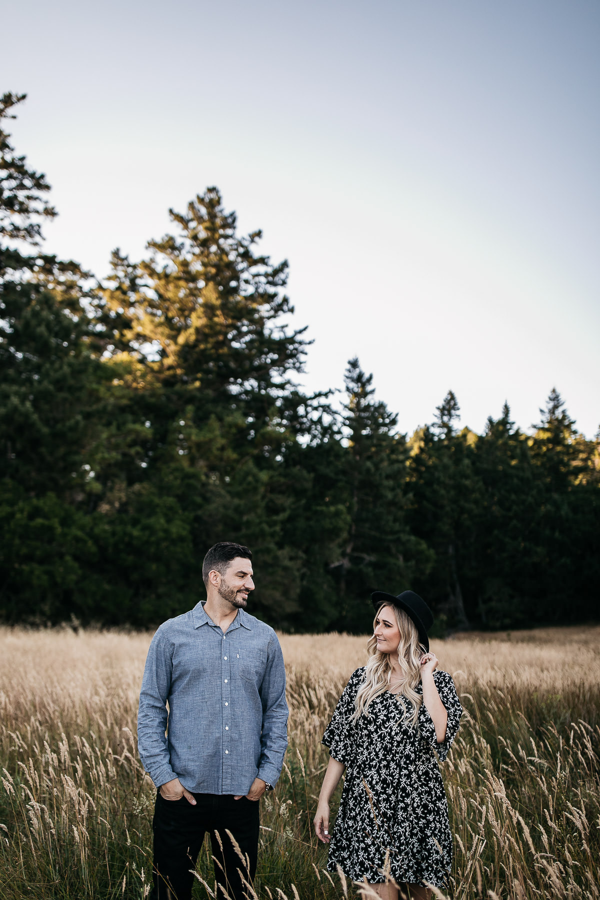 mt-tam-golden-hills-sunset-engagement-session-13