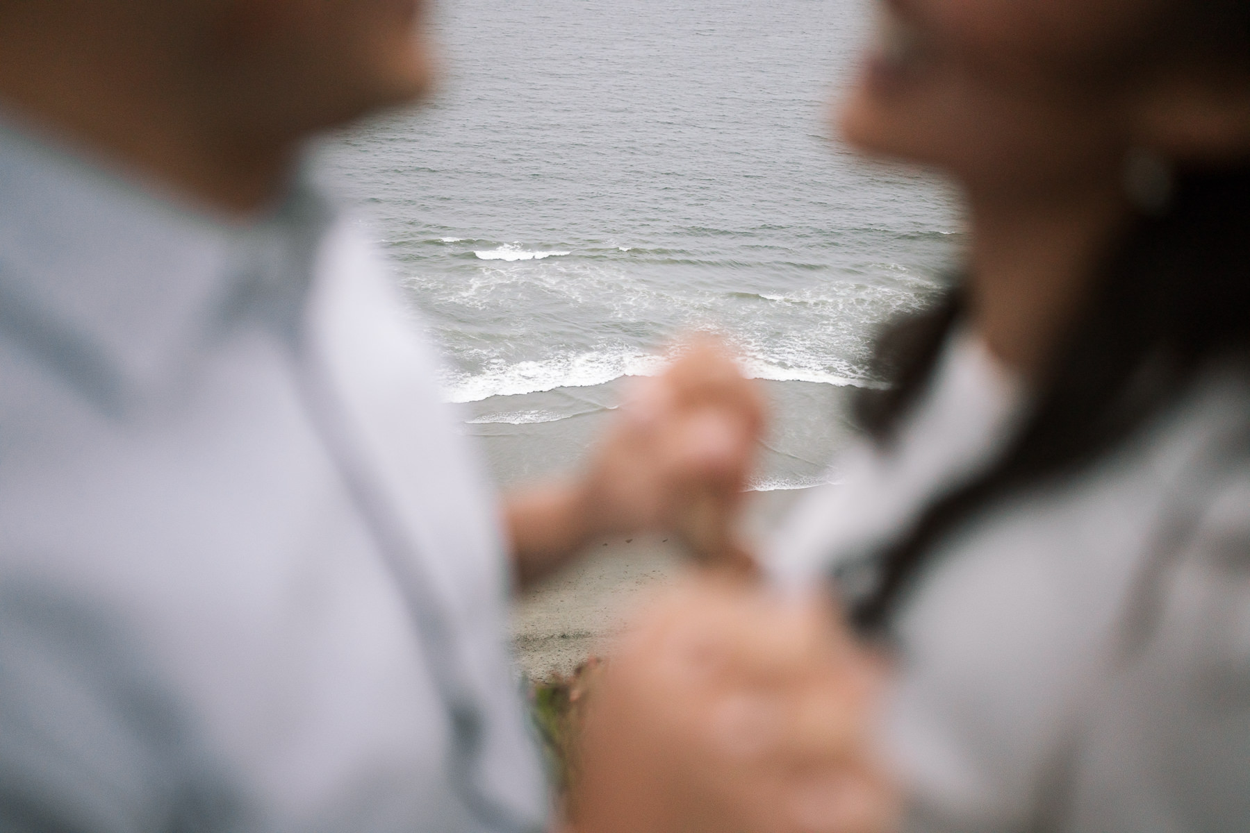 fort-funston-gloomy-fall-engagement-session-48