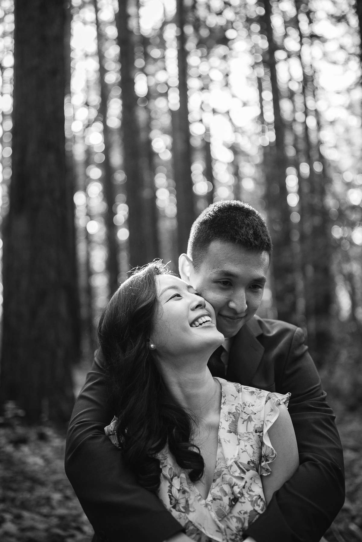 redwoods-coastal-pampas-grass-lifestyle-engagement-session-with-pups-9