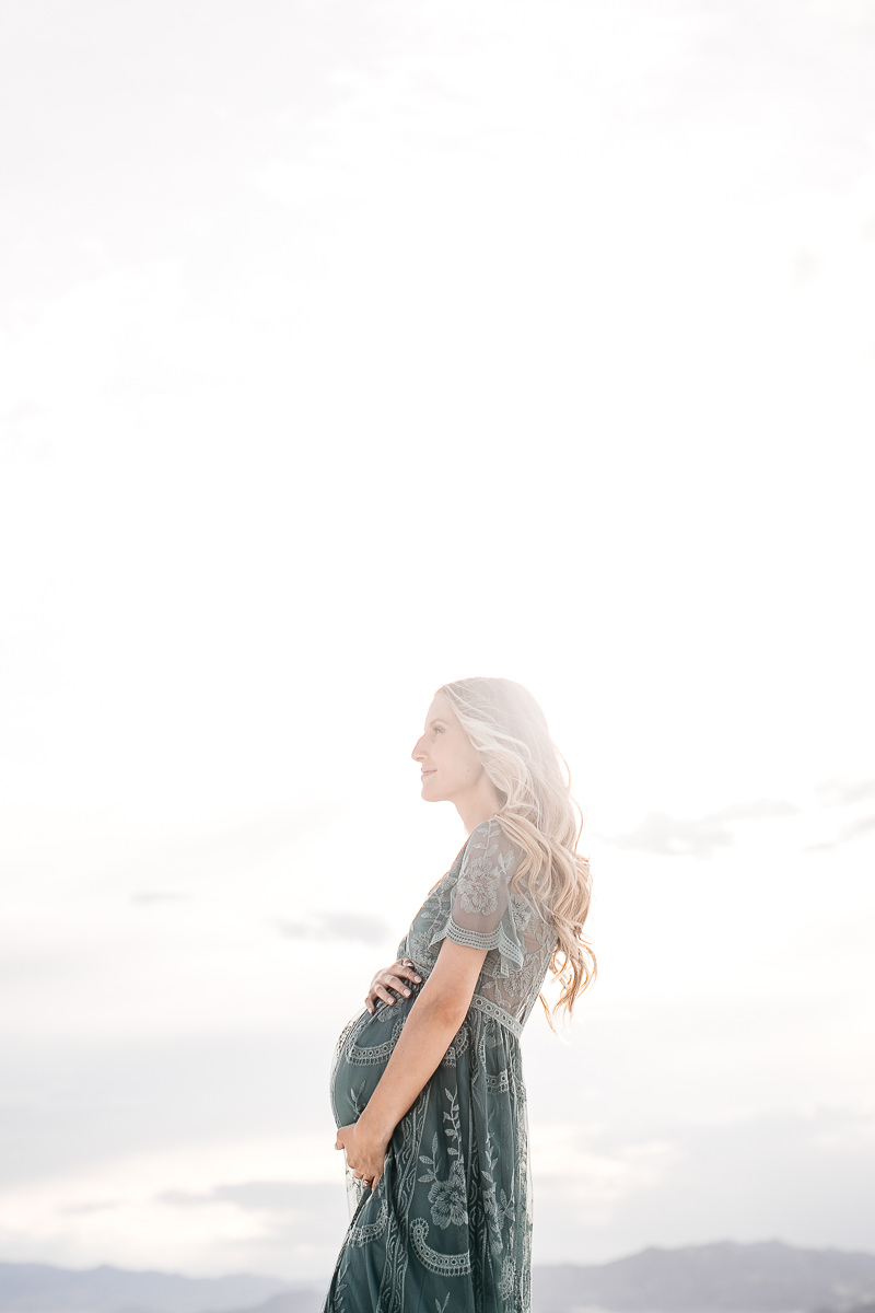 salt-lake-city-utah-salt-flats-lifestyle-maternity-session-30
