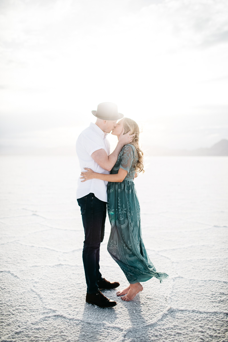 bonneville-utah-salt-flats-lifestyle-maternity-shoot-54