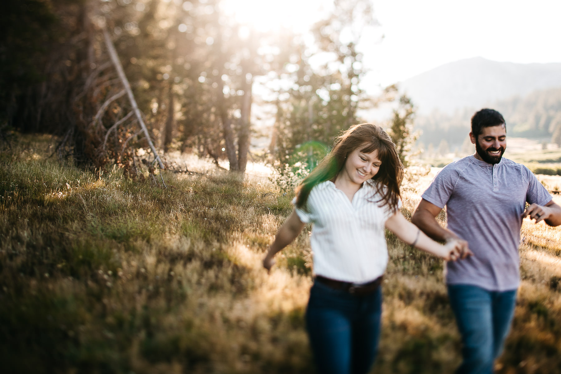 lake-tahoe-anniversary-couple-session-with-a-puppy-6
