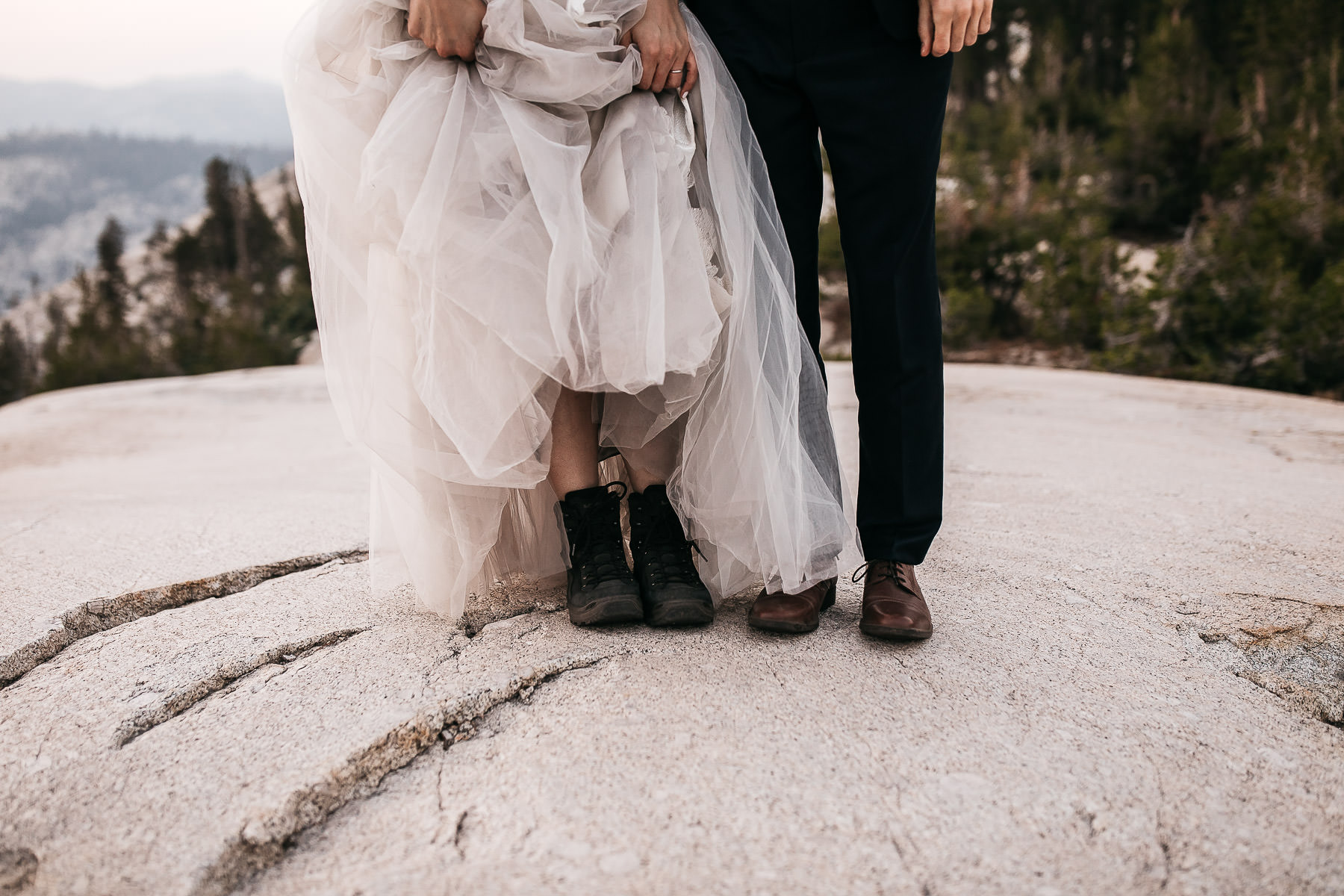yosemite-cathedral-lake-hiking-sunset-elopement-79