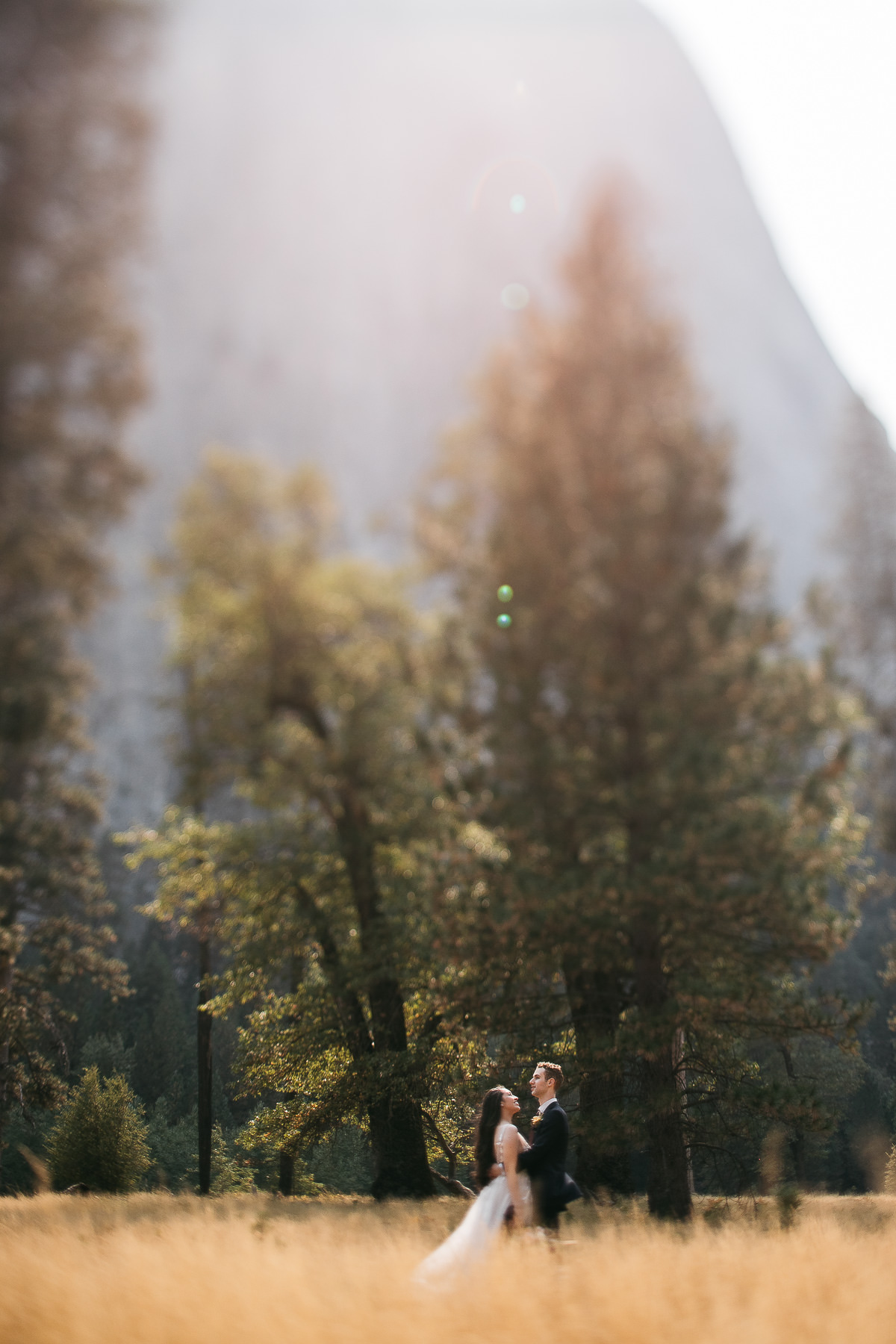 yosemite-cathedral-lake-hiking-sunset-elopement-25