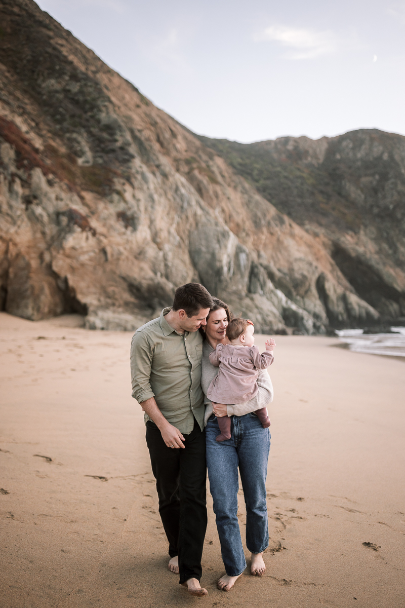 Half-moon-bay-golden-light-fall-beach-family-session-43