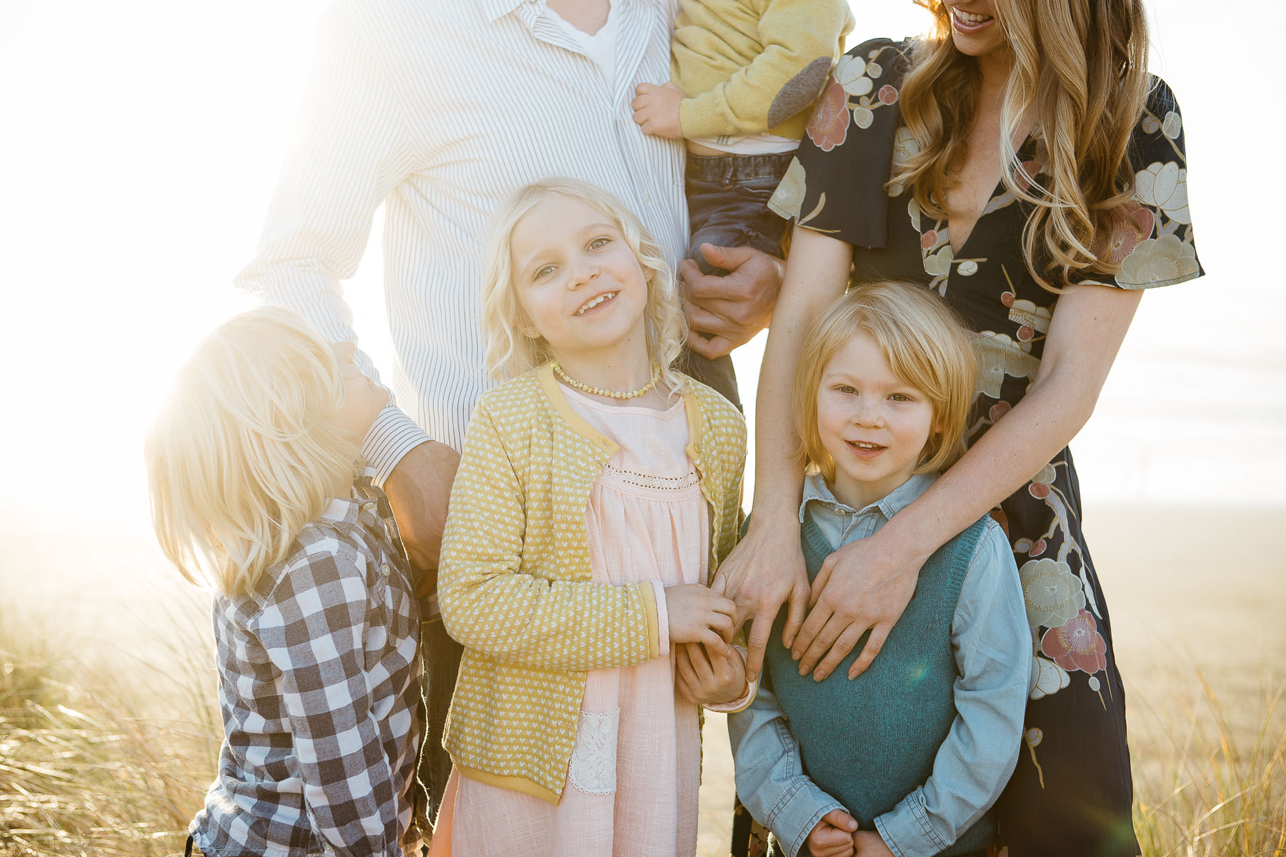 golden-light-ocean-beach-lifestyle-session