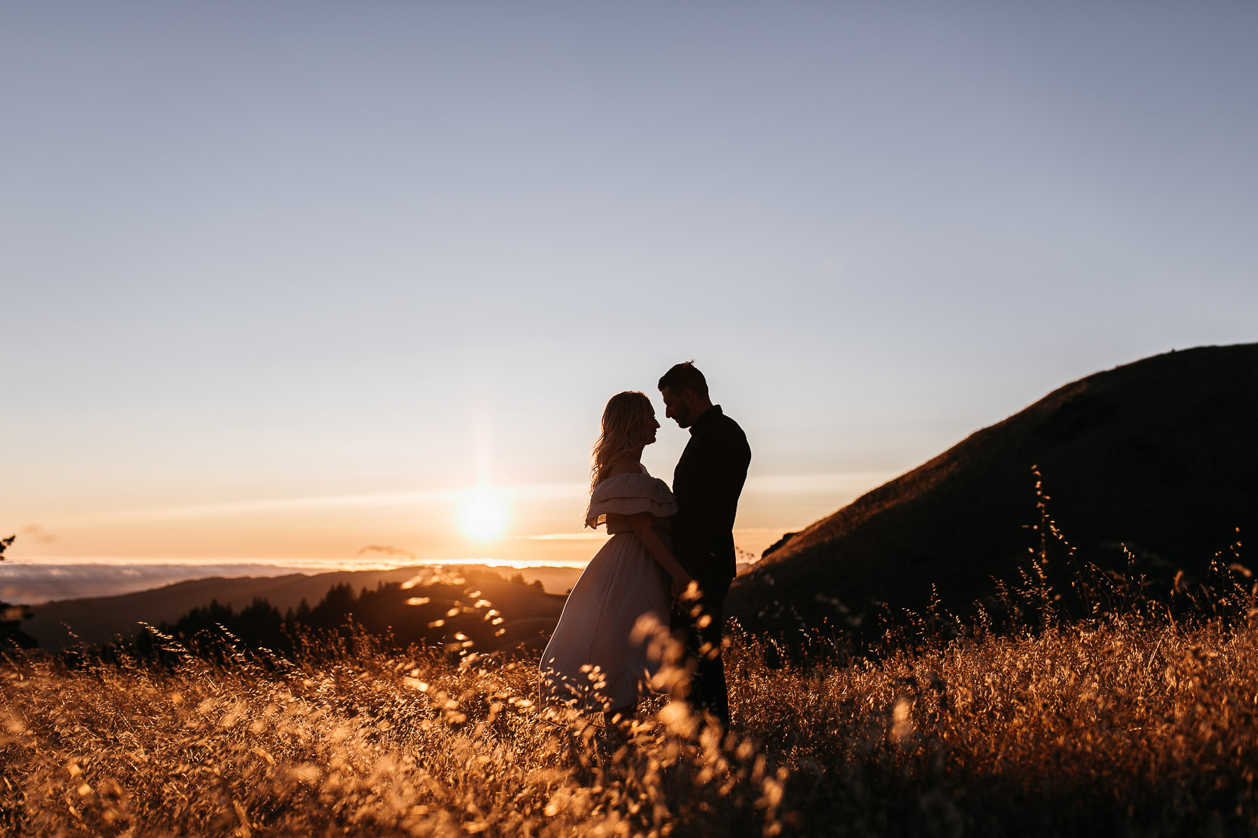 mt-tam-golden-hills-sunset-engagement-session-30
