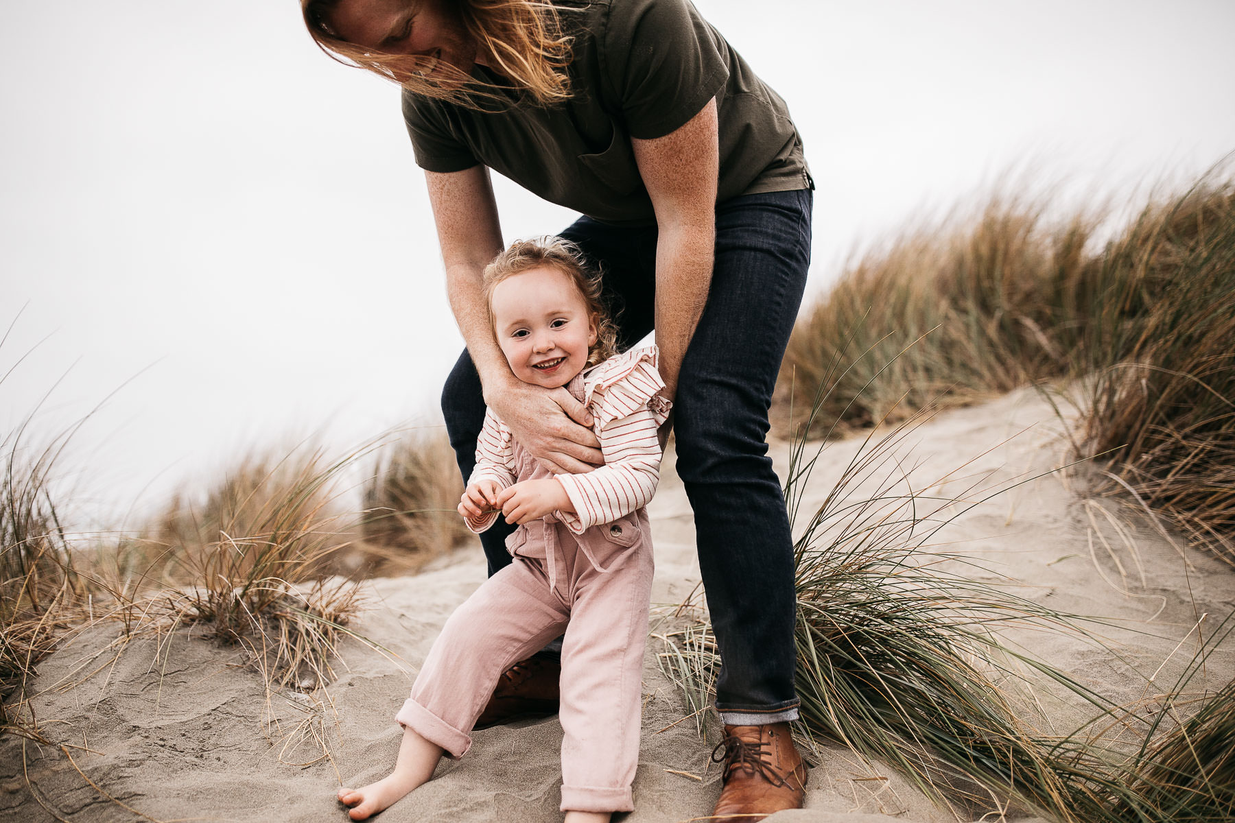 gloomy-ocean-beach-sf-newborn-lifestyle-session-8