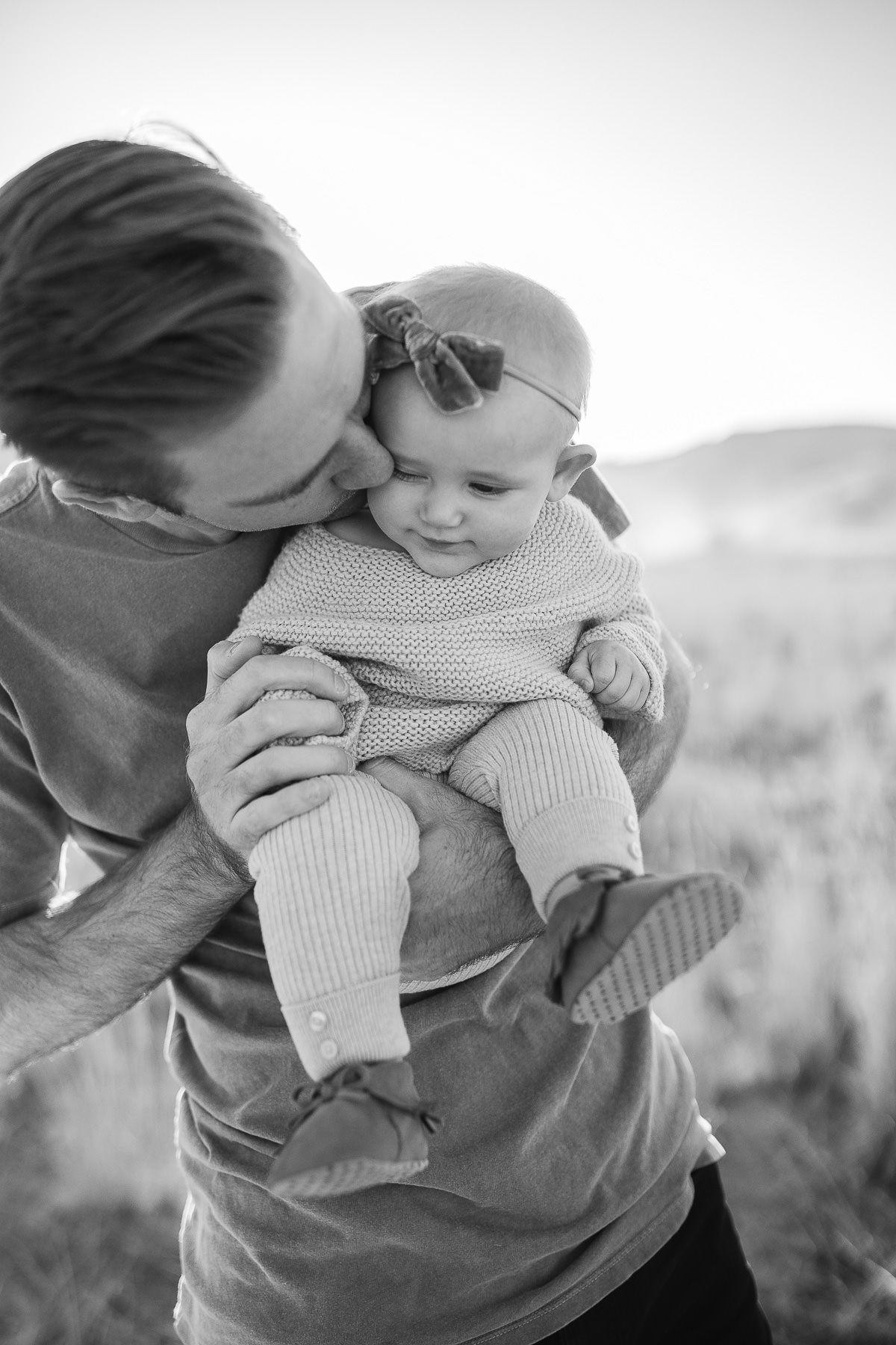 golden-hills-sunset-lifestyle-session-family-with-goldendoodle-4
