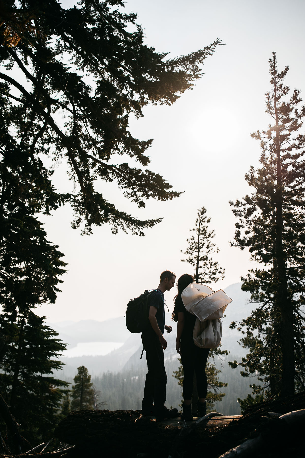 yosemite-cathedral-lake-hiking-sunset-elopement-38