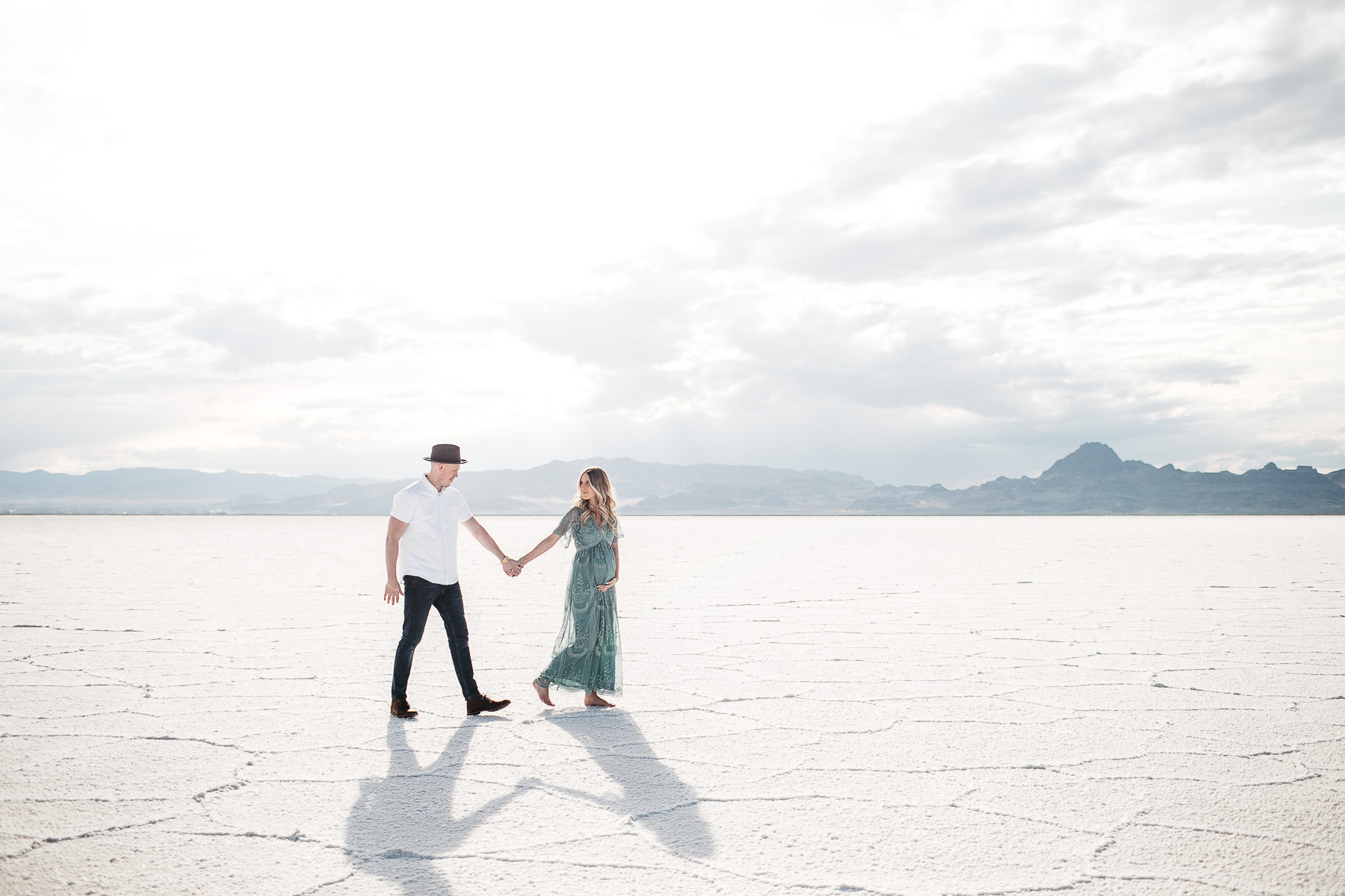 salt-lake-city-utah-salt-flats-lifestyle-maternity-session-1