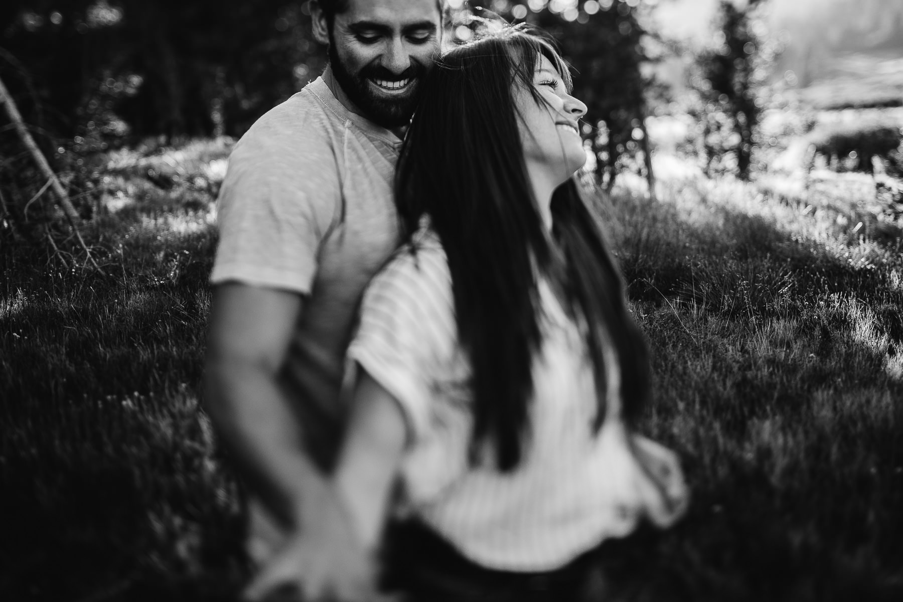 lake-tahoe-anniversary-couple-session-with-a-puppy-16