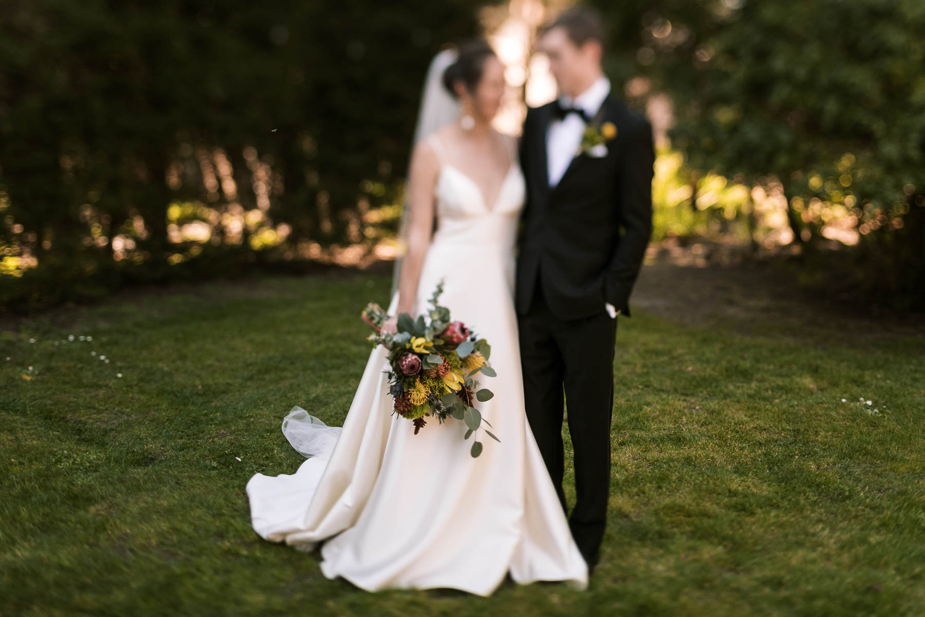 Willow-Camp-Stinson-Beach-Community-Center-Sunny-Winter-Wedding-40