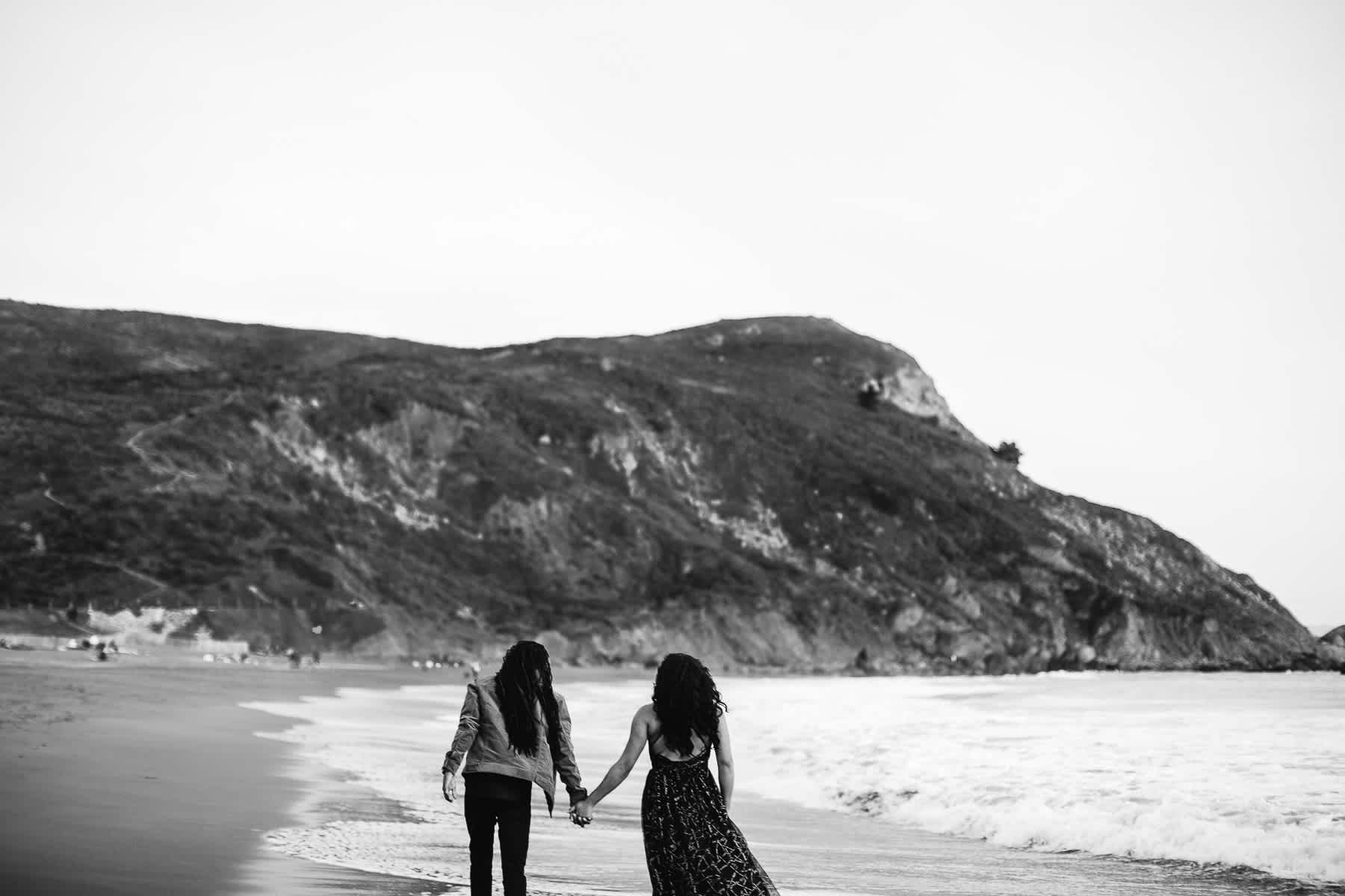 muir-beach-ca-spring-lifestyle-engagement-session-32
