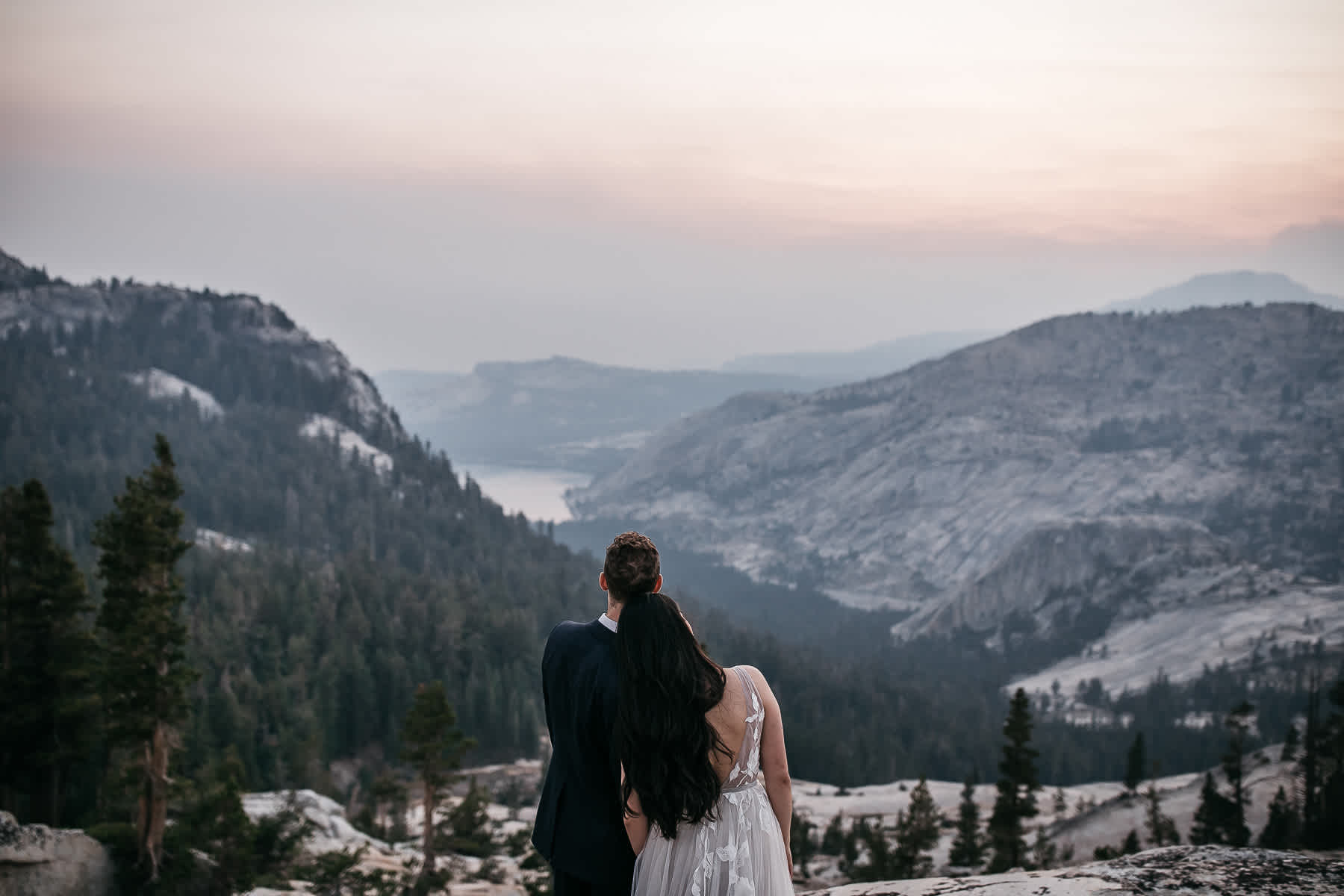 yosemite-cathedral-lake-hiking-sunset-elopement-82