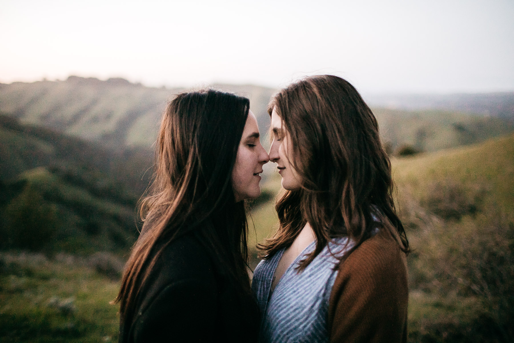 oakland-hills-sunset-engagement-golden-light-session-36
