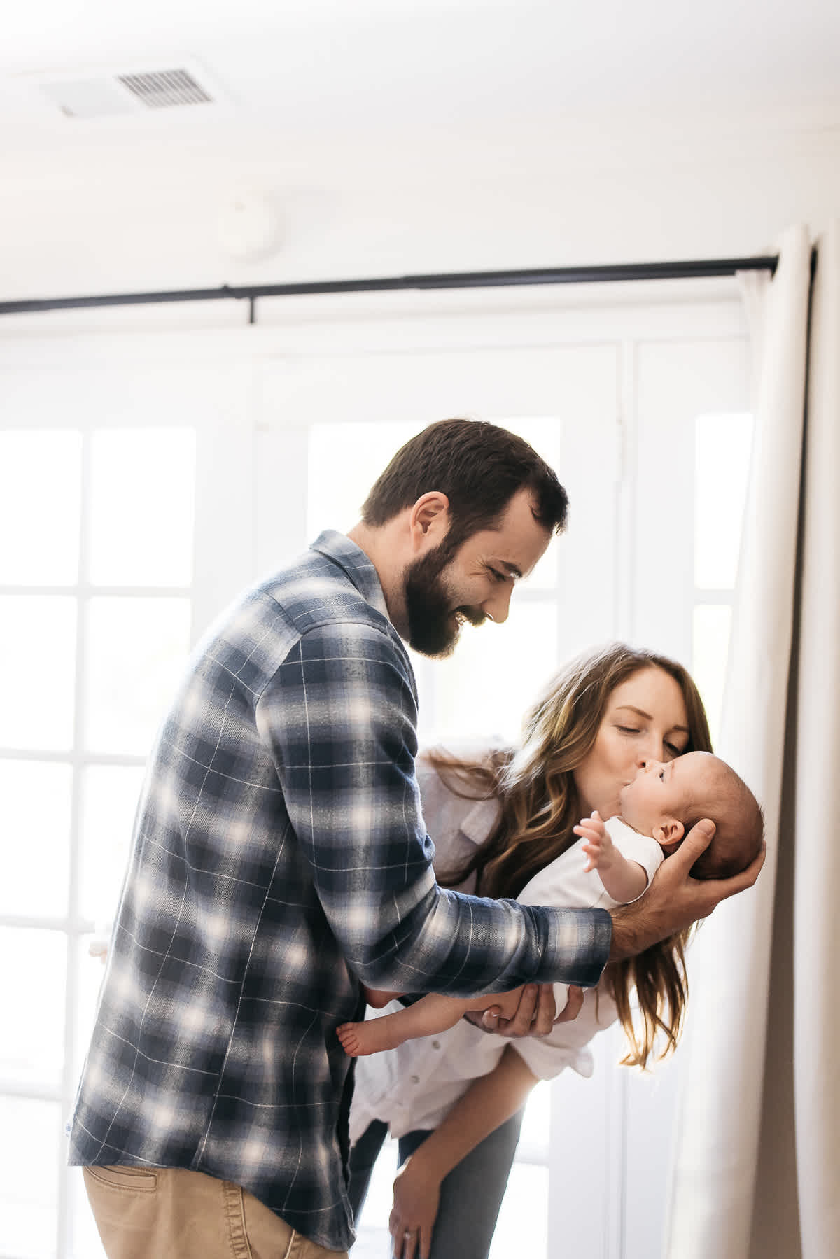 mountain-view-in-home-lifestyle-newborn-session-30