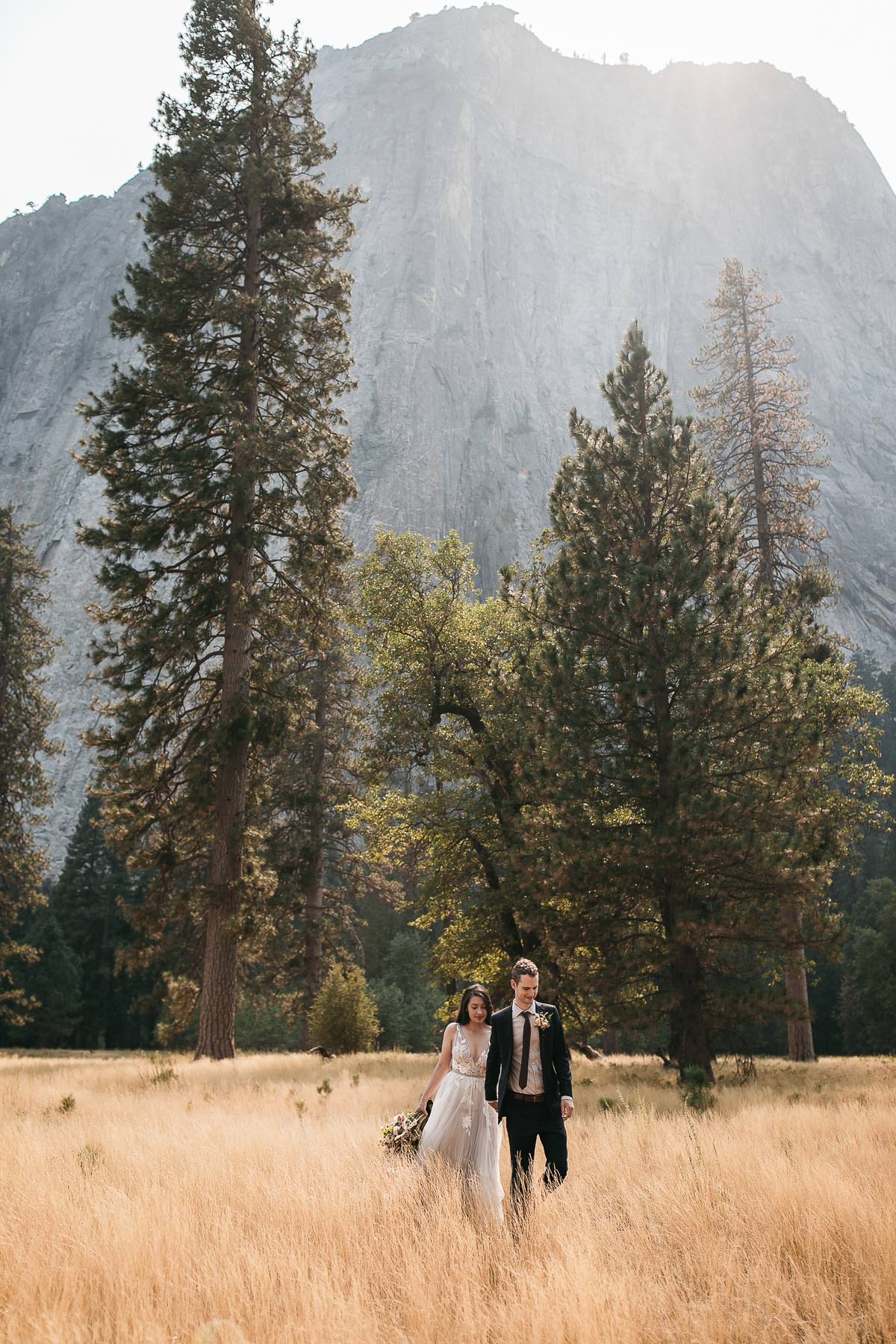 yosemite-cathedral-lake-hiking-sunset-elopement-28