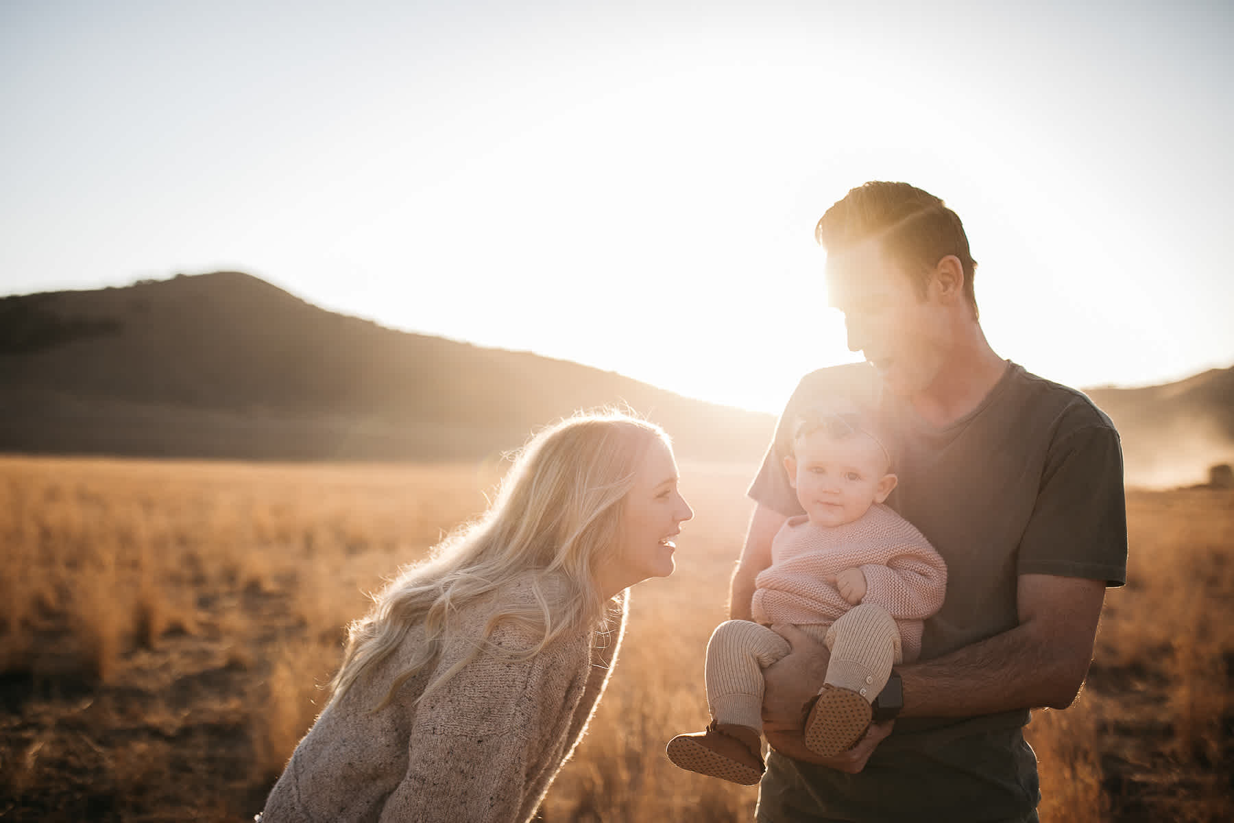 golden-hills-sunset-lifestyle-session-family-with-goldendoodle-5