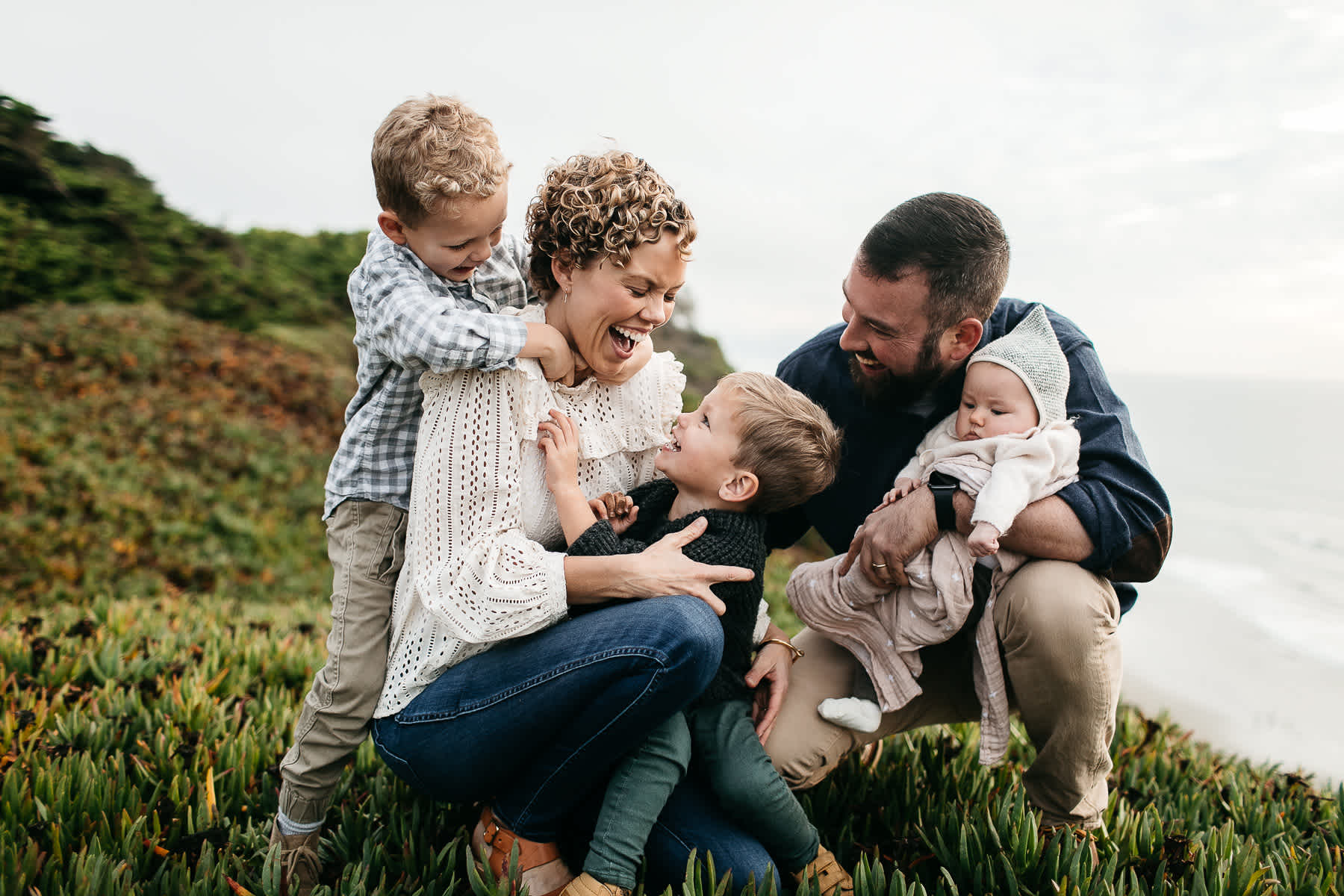 cloudy-fort-funston-winter-lifestyle-family-session-12