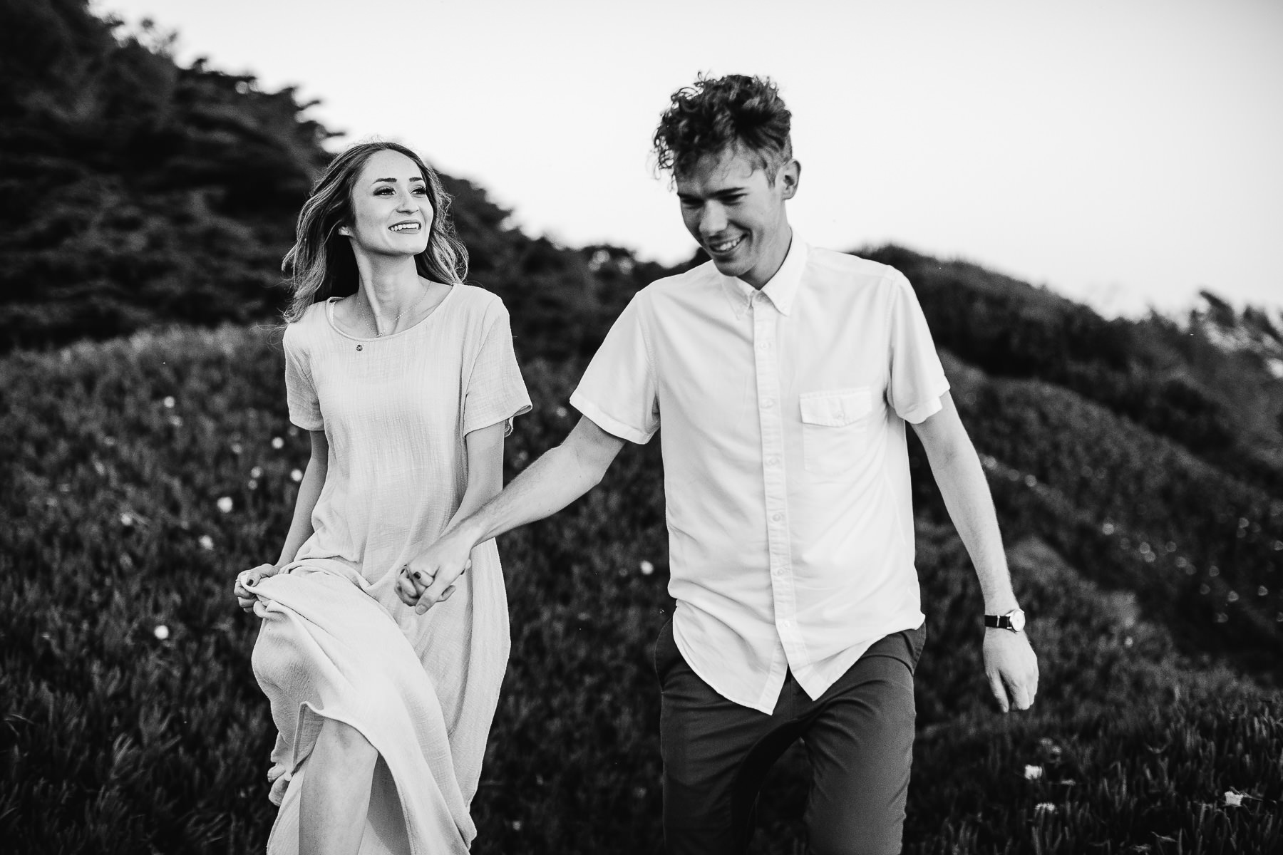 summer-san-francisco-lifestyle-coastal-engagement-session-37