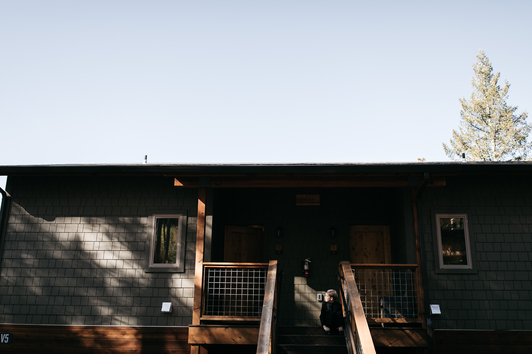 yosemite-rush-creek-fall-wedding-goldendoodle-11