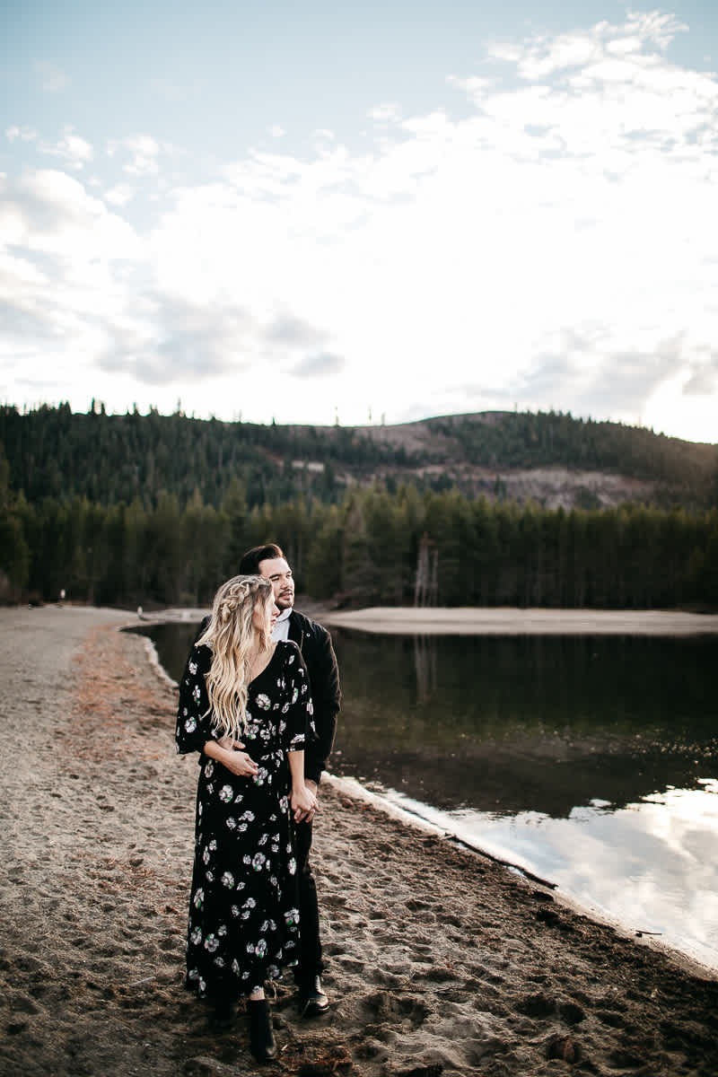 donner-lake-tahoe-national-forest-fall-engagement-session-24