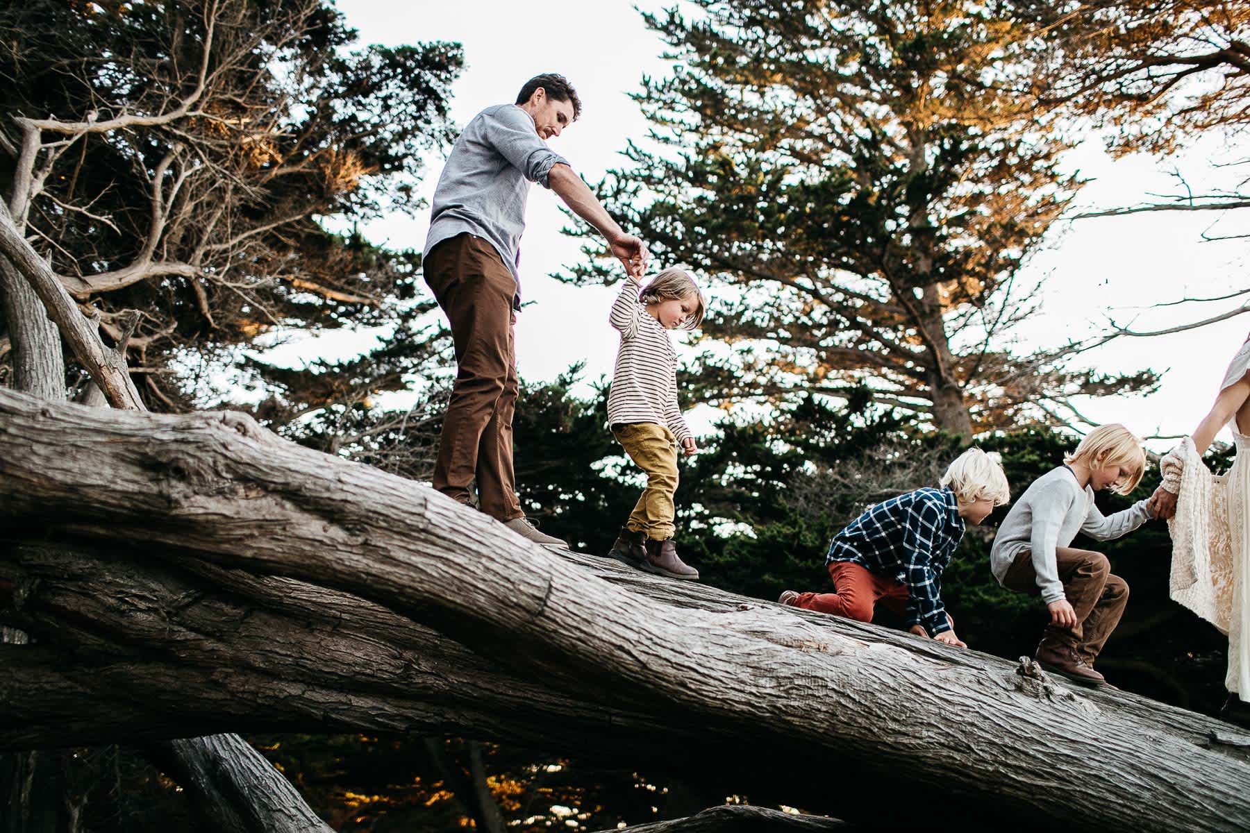 half-moon-bay-golden-cliffside-family-session-38