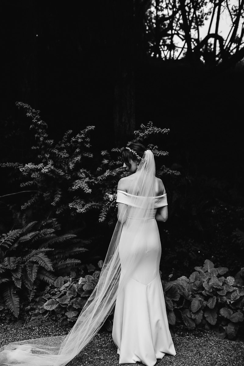bodega-bay-secret-garden-gloomy-fall-wedding-32