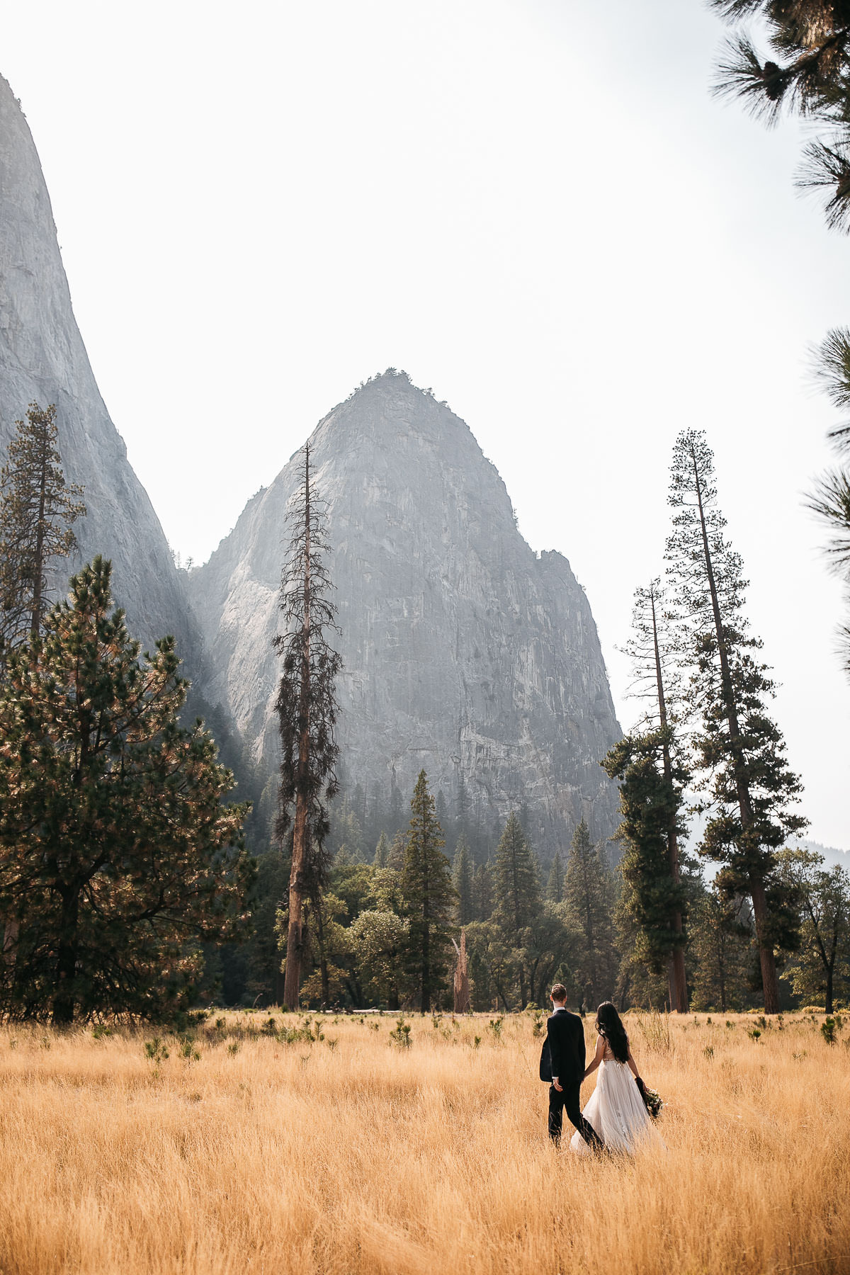 yosemite-cathedral-lake-hiking-sunset-elopement-20