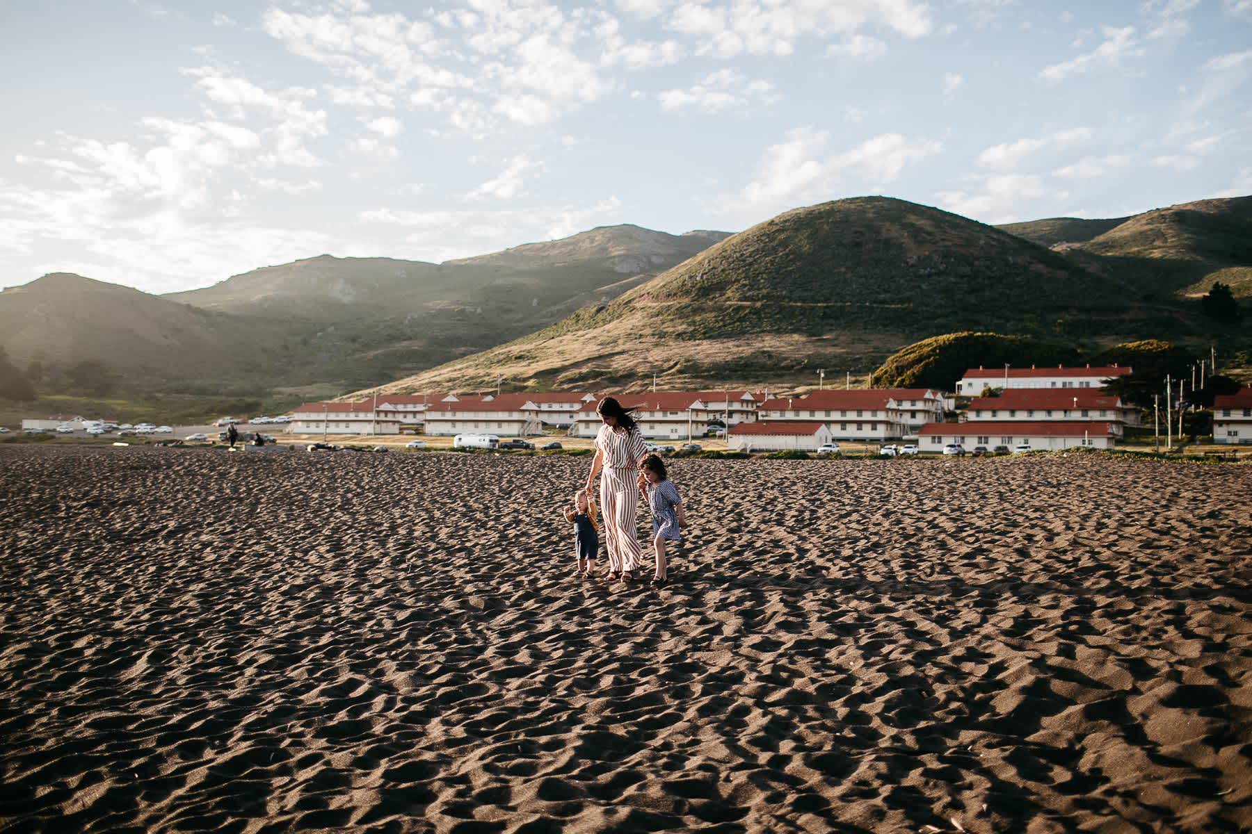 rodeo-beach-california-hills-lifestyle-family-session-27