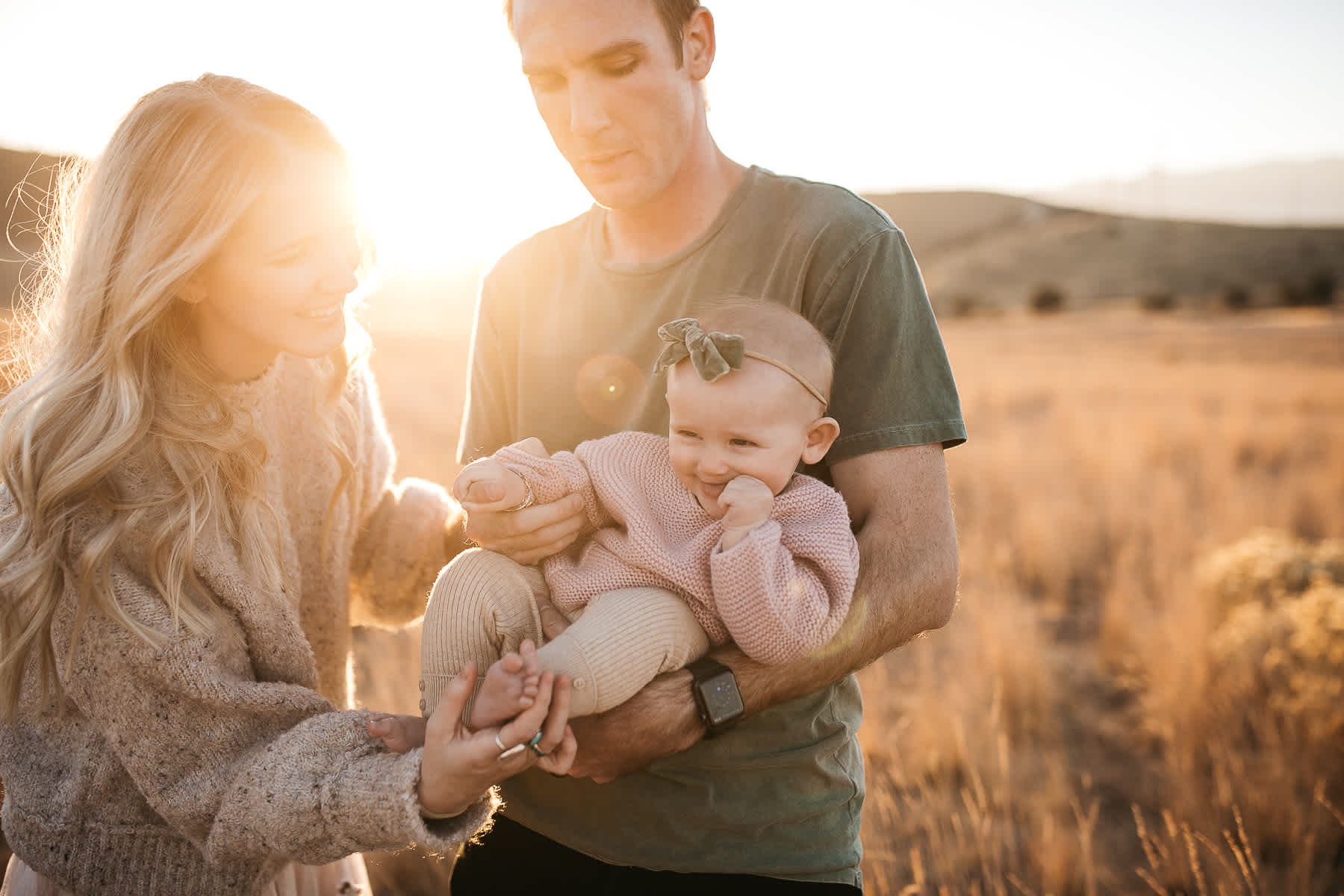 golden-hills-sunset-lifestyle-session-family-with-goldendoodle-28