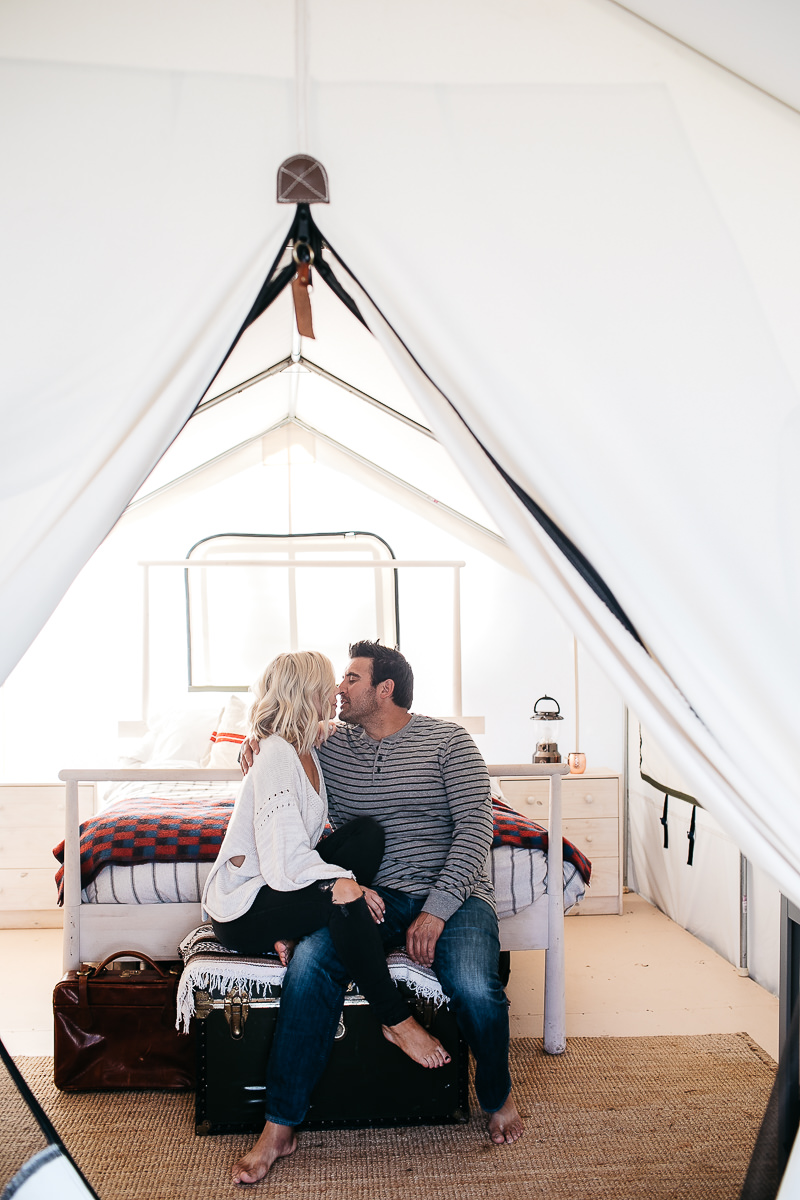 mendocino-grove-ca-glamping-waterside-anniversary-session-golden-retriever-25