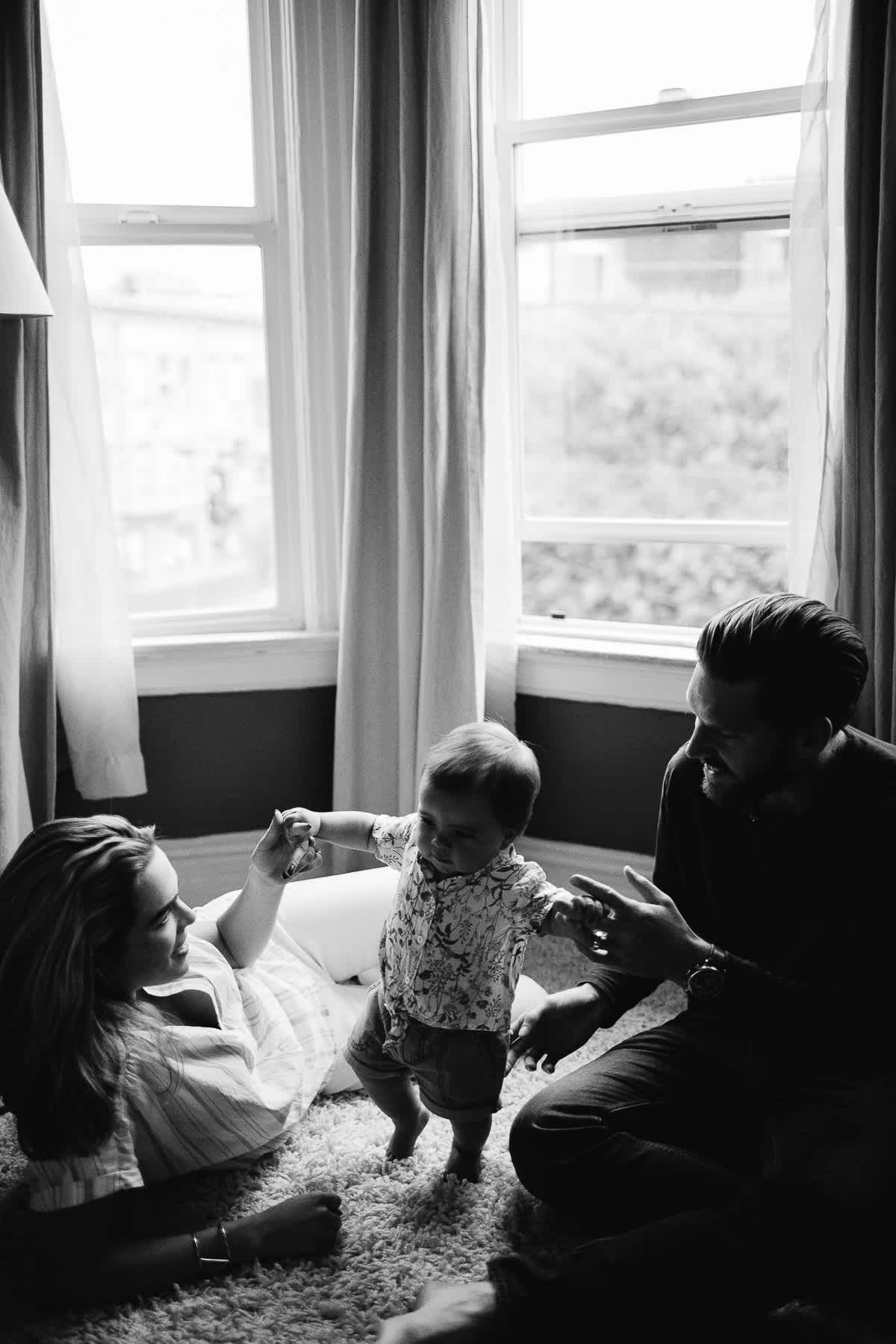 san-francisco-gloomy-spring-one-year-old-lifestyle-family-session-52