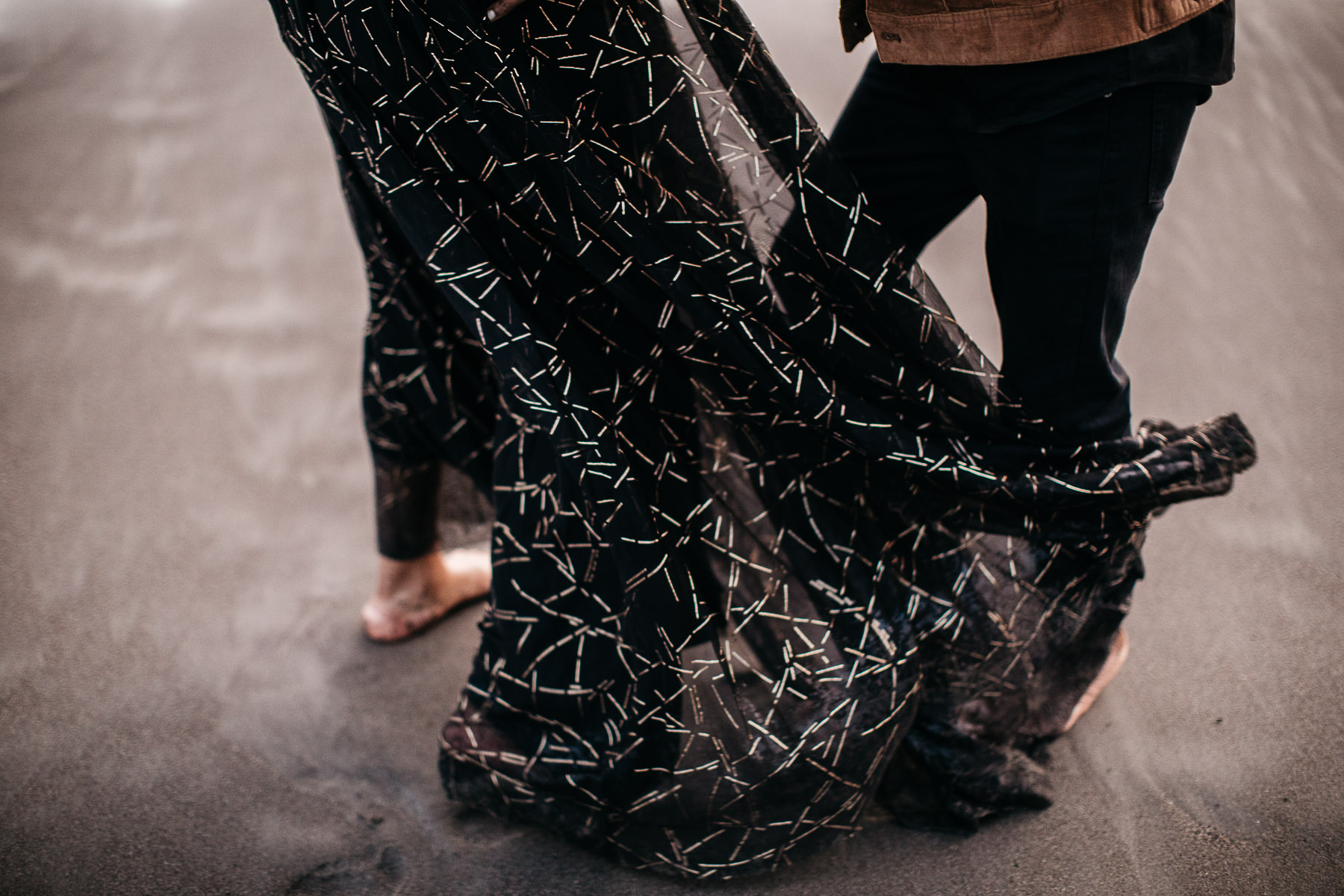 muir-beach-ca-spring-lifestyle-engagement-session-35