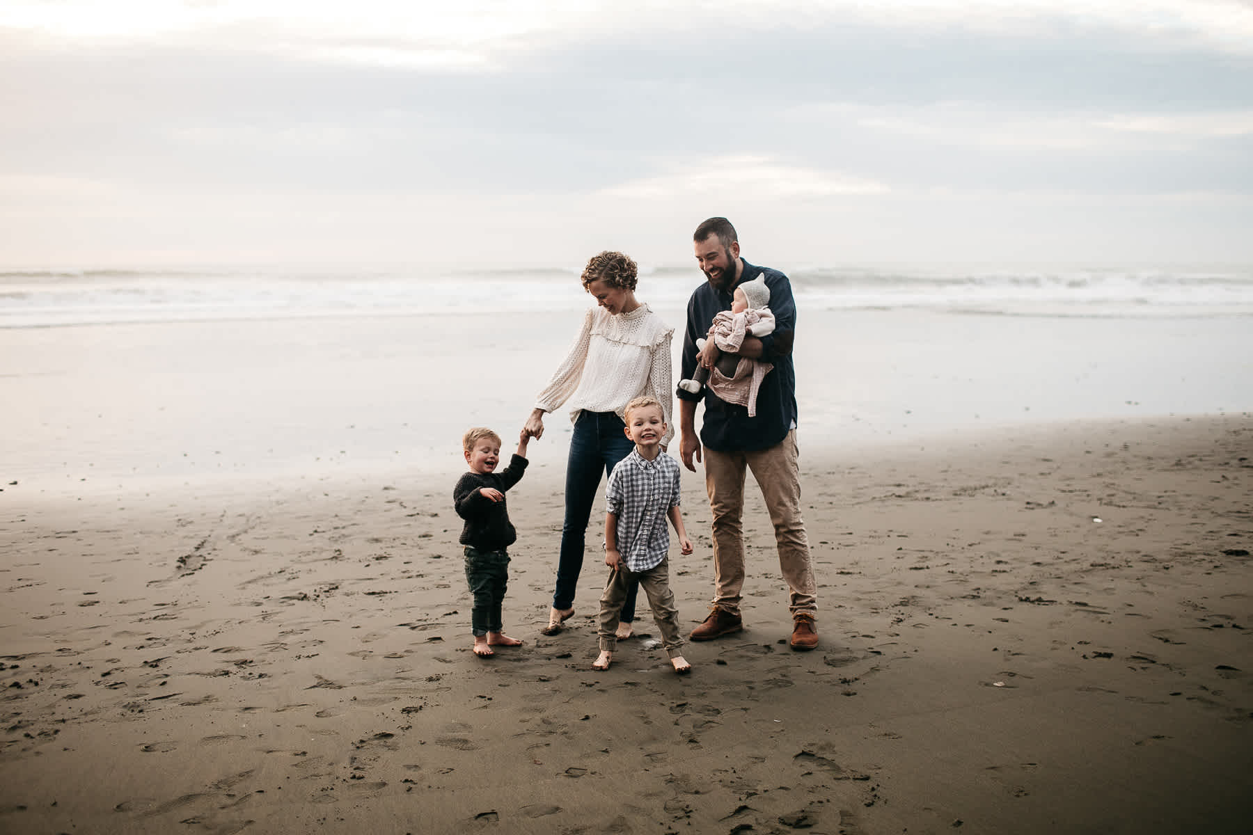cloudy-fort-funston-winter-lifestyle-family-session-30